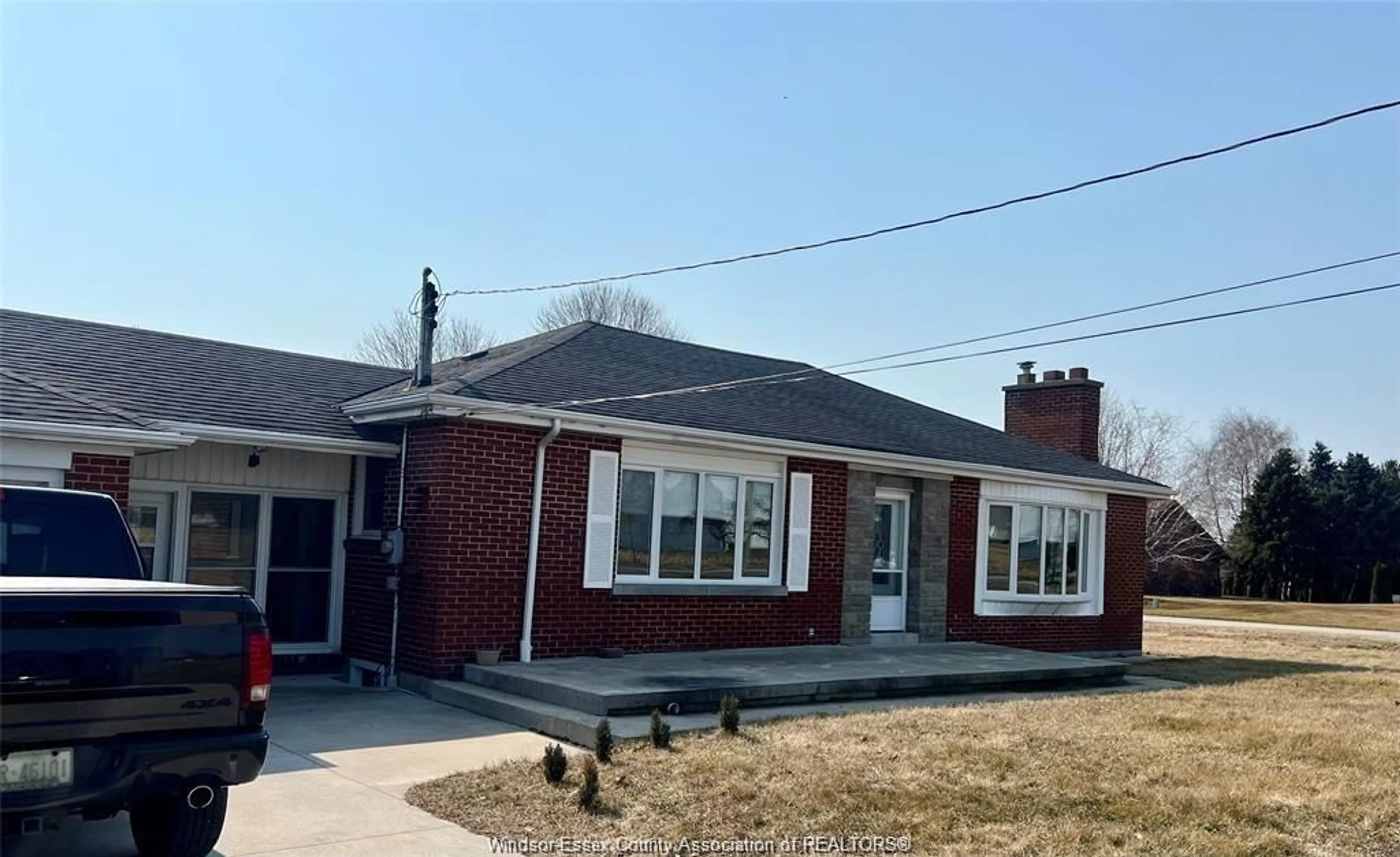 Home with brick exterior material, building for 214 SEACLIFF Dr, Leamington Ontario N8H 4B4