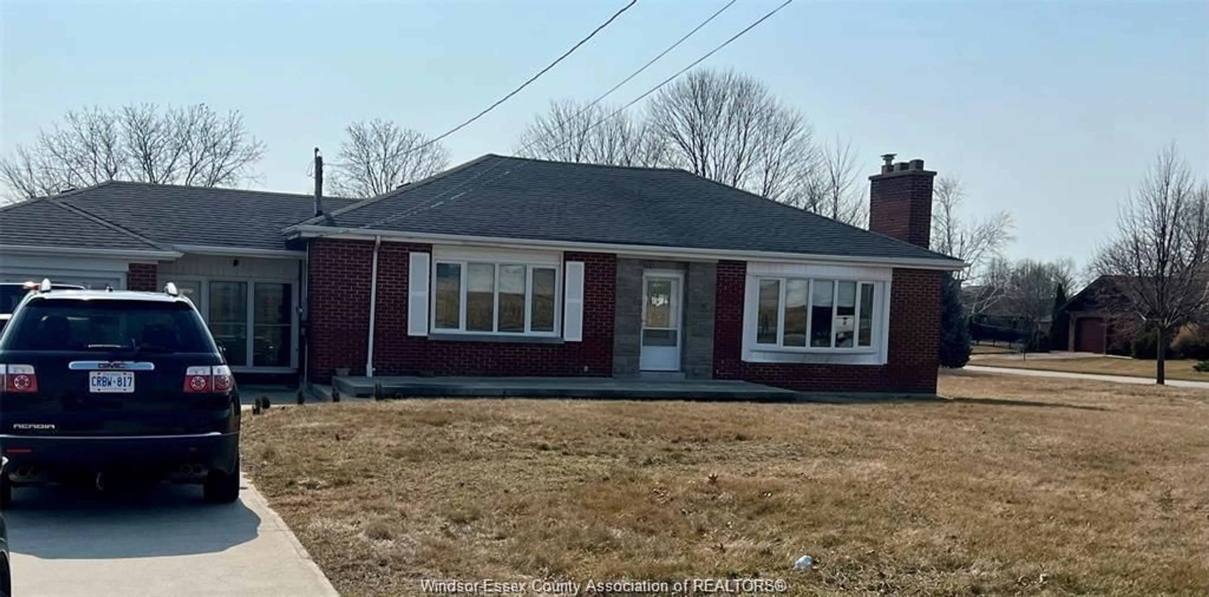 Home with brick exterior material, street for 214 SEACLIFF Dr, Leamington Ontario N8H 4B4
