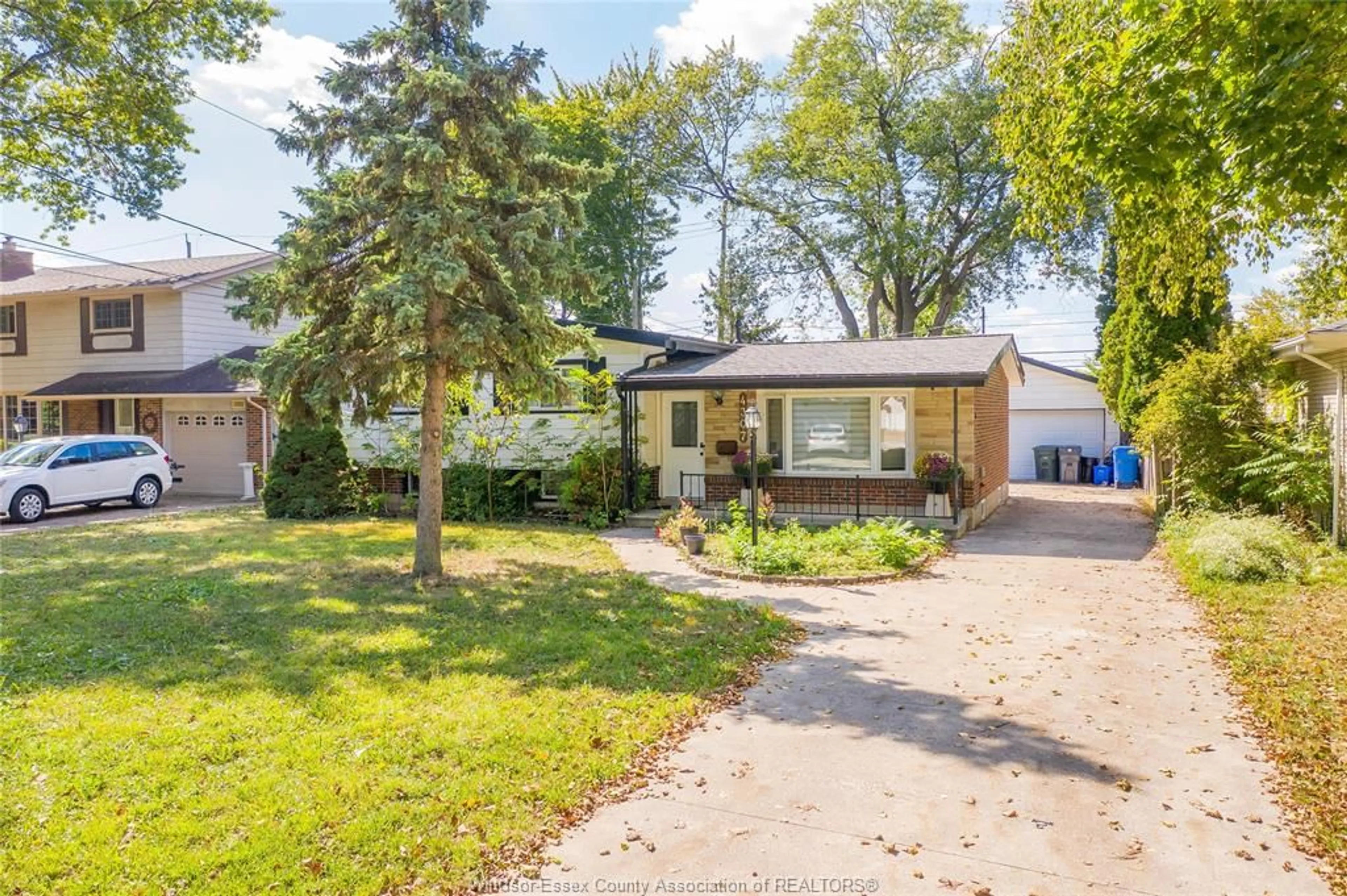 Unknown for 4307 ASHFIELD Cres, Windsor Ontario N9G 2G8
