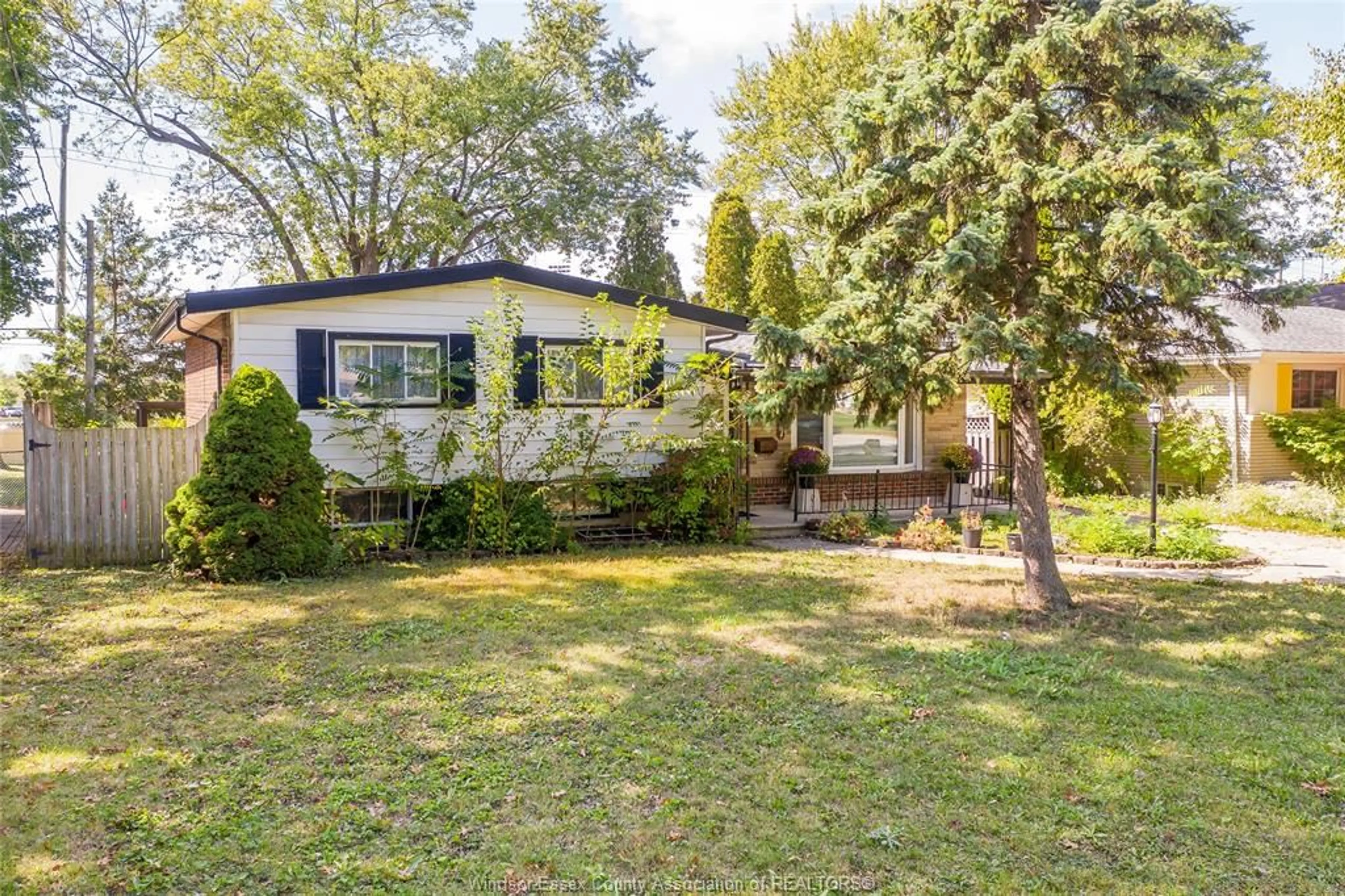 Unknown for 4307 ASHFIELD Cres, Windsor Ontario N9G 2G8