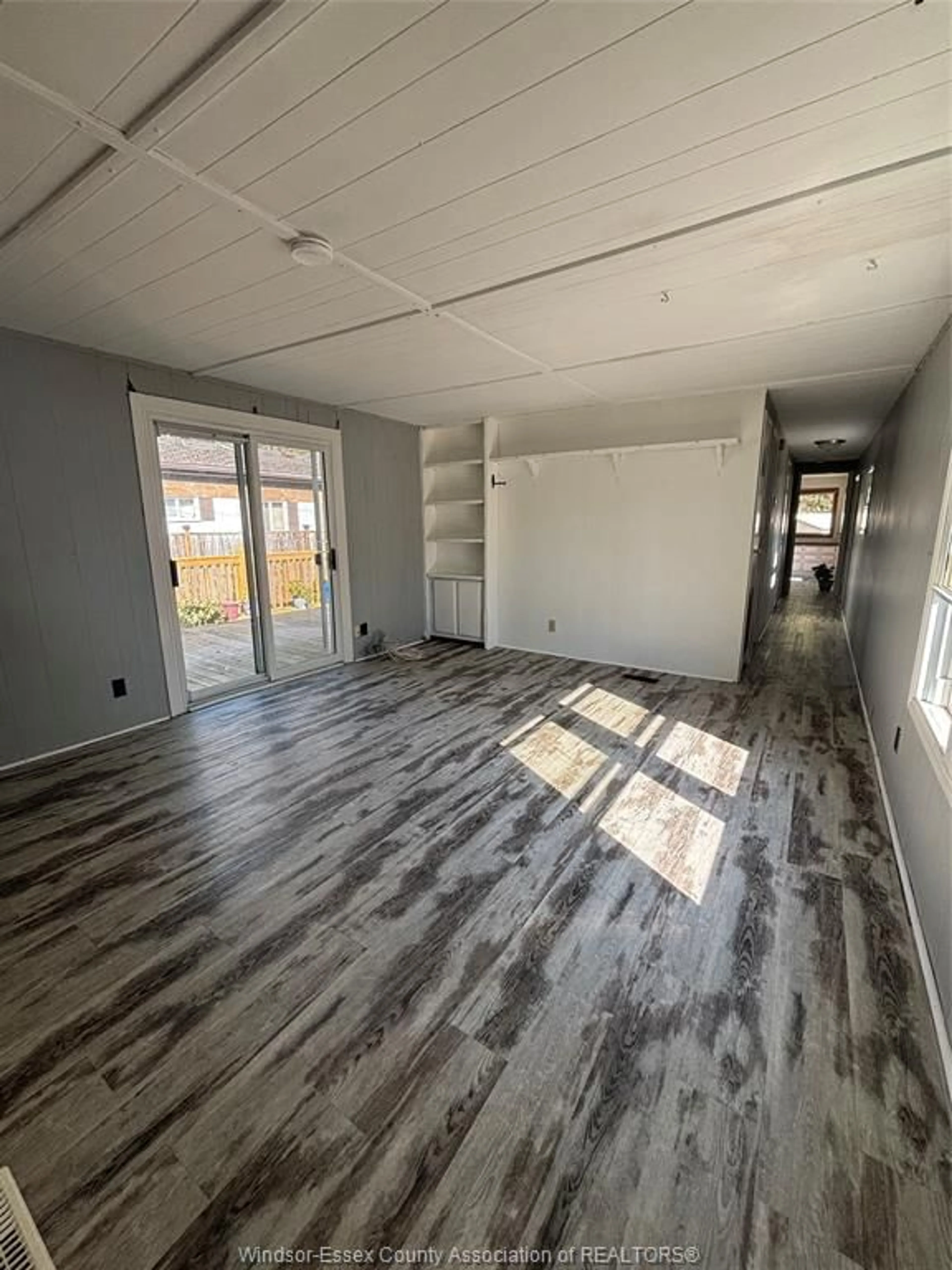 A pic of a room for 31 POPLAR Dr, McGregor Ontario N0R 1J0