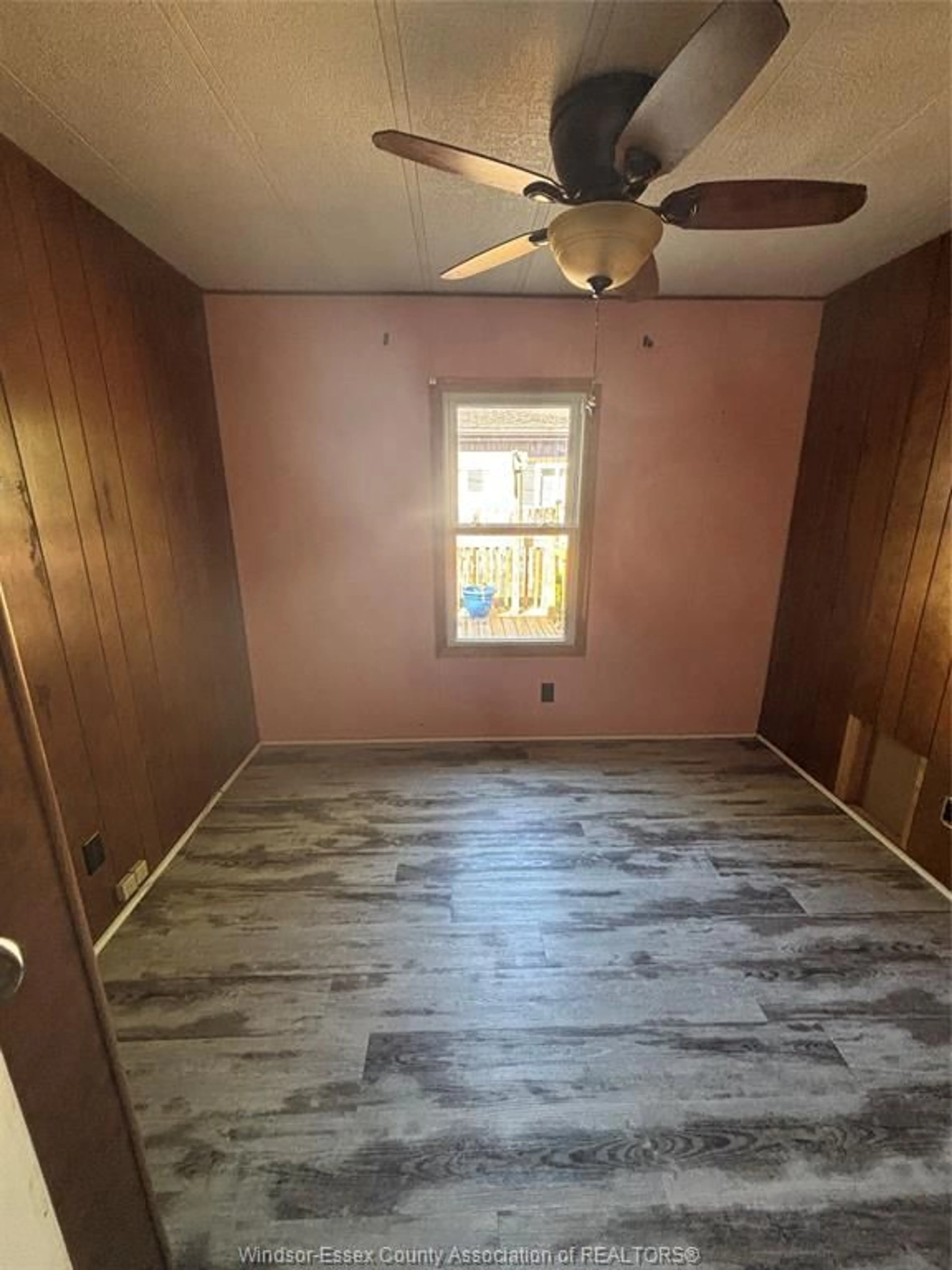A pic of a room for 31 POPLAR Dr, McGregor Ontario N0R 1J0