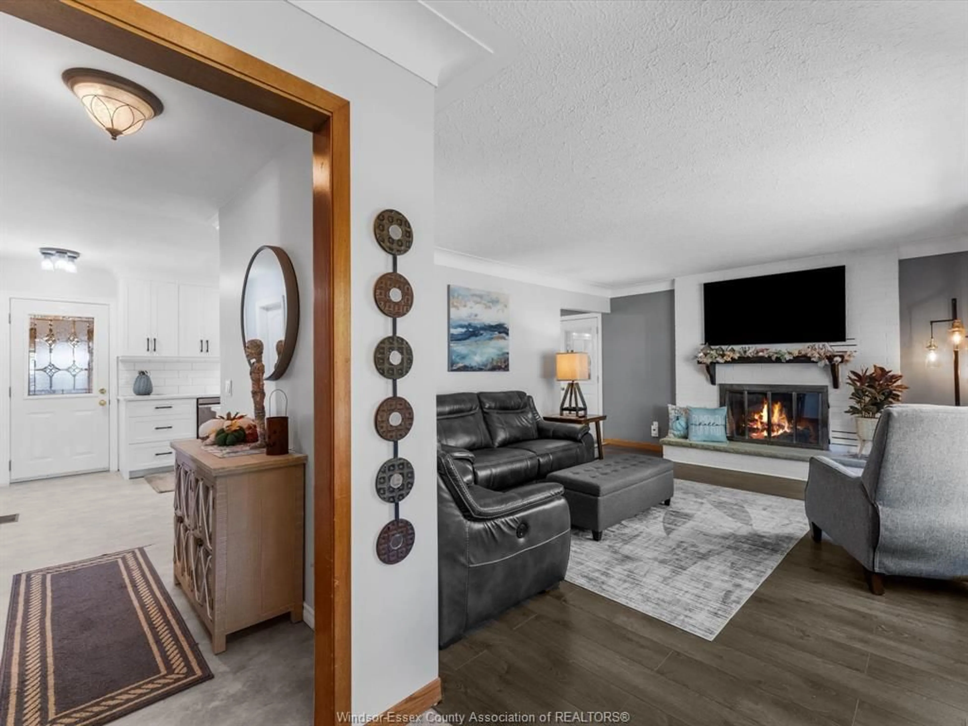Living room with furniture, unknown for 17 BRUCE Crt, Wheatley Ontario N0P 2P0