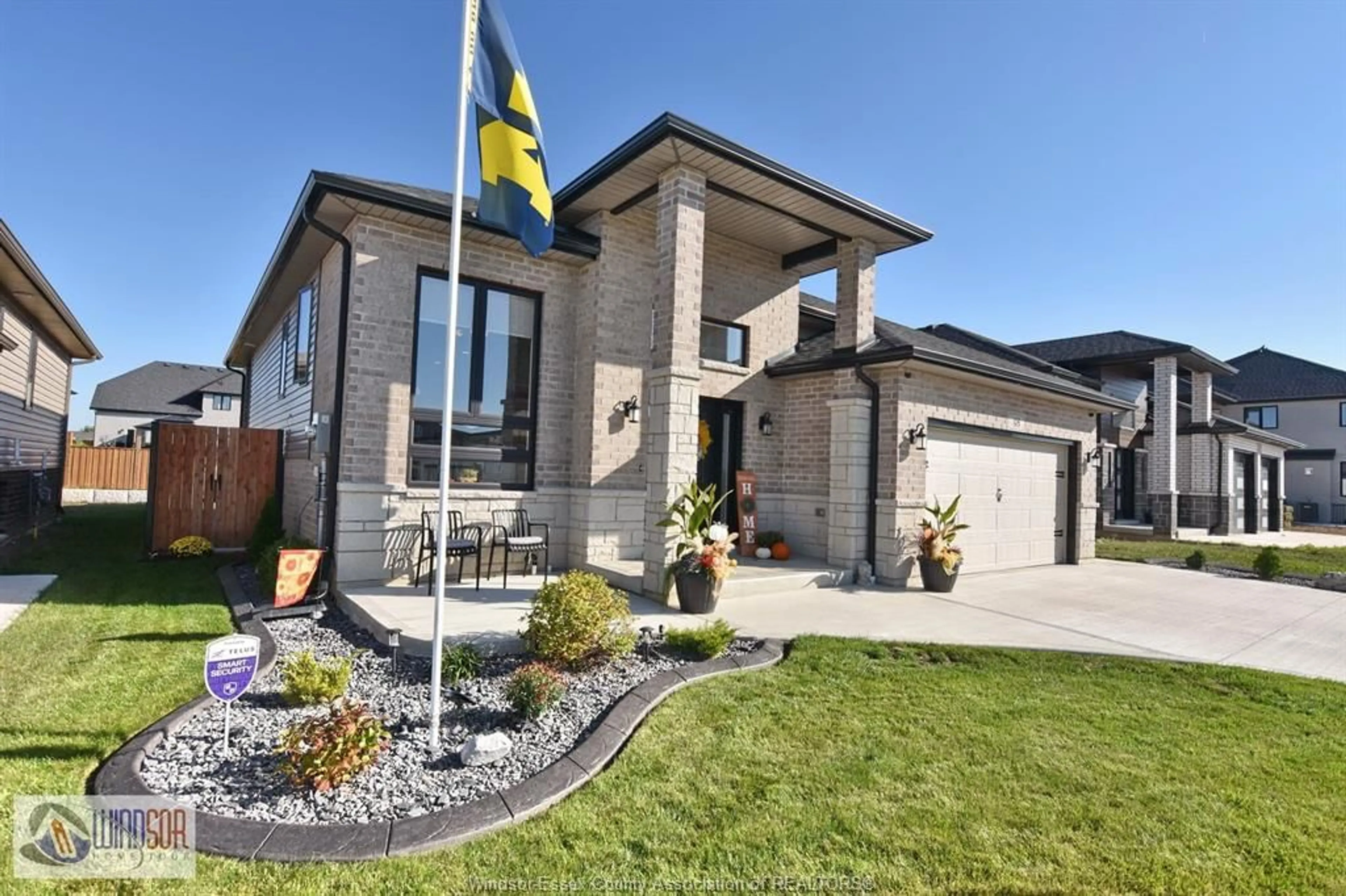 Home with brick exterior material, street for 48 KINGSBRIDGE Dr, Amherstburg Ontario N9V 4A5