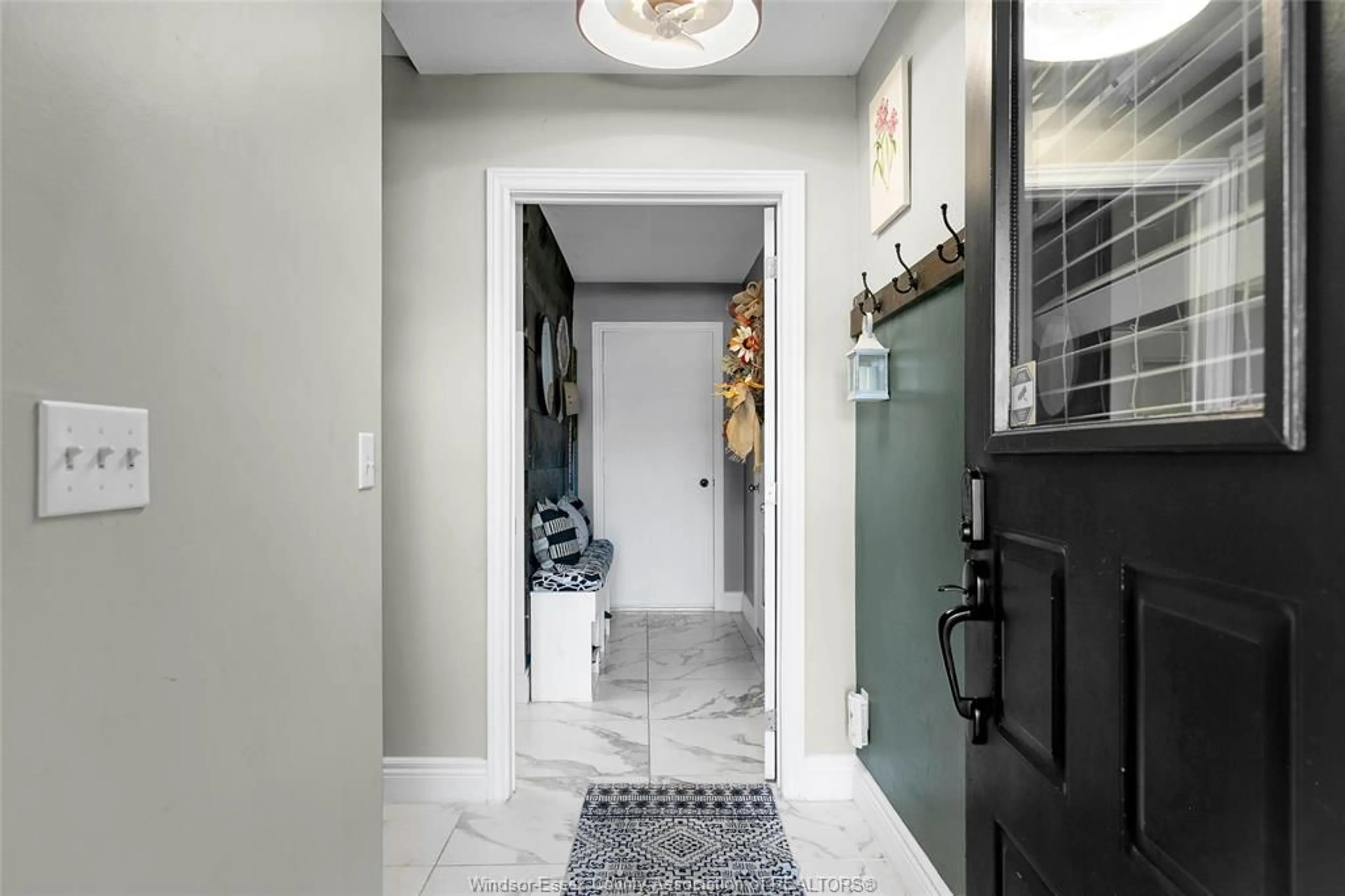 Indoor entryway for 630 ST. CHARLES St, Belle River Ontario N0R 1A0