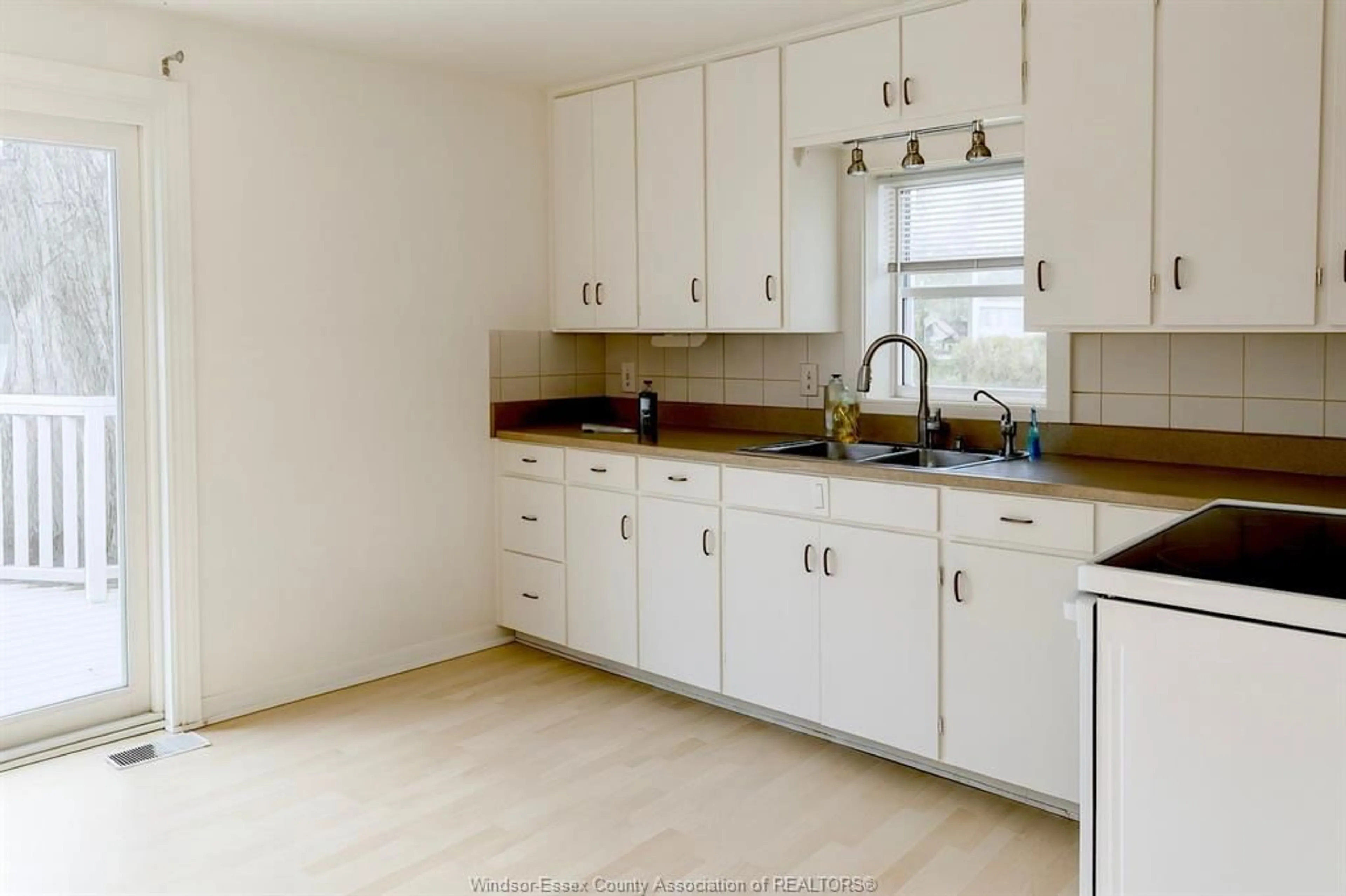 Standard kitchen, unknown for 274 GEORGE ST, Amherstburg Ontario N9V 2G2