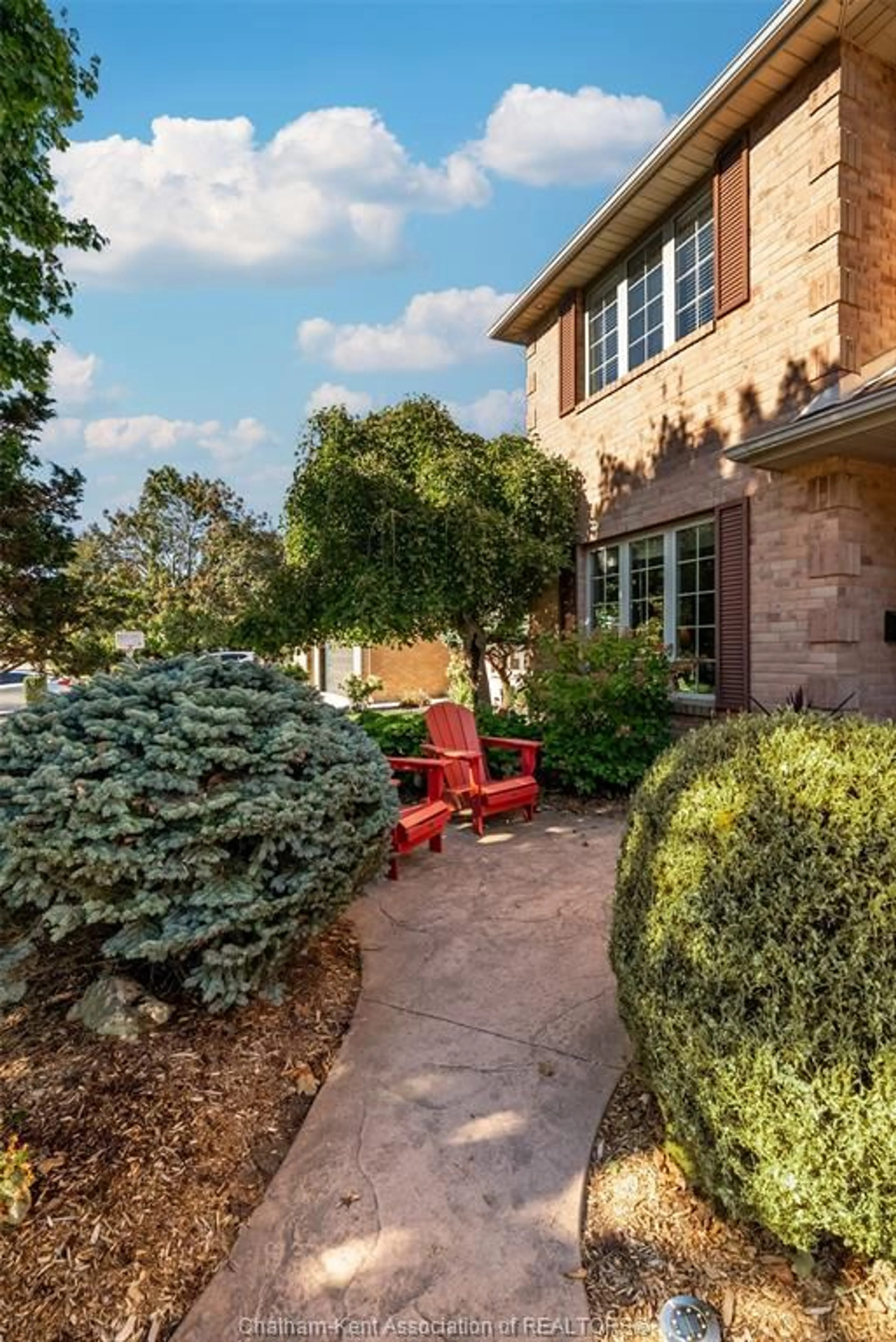 Patio, street for 13 Hedge Maple Path, Chatham Ontario N7L 5E9