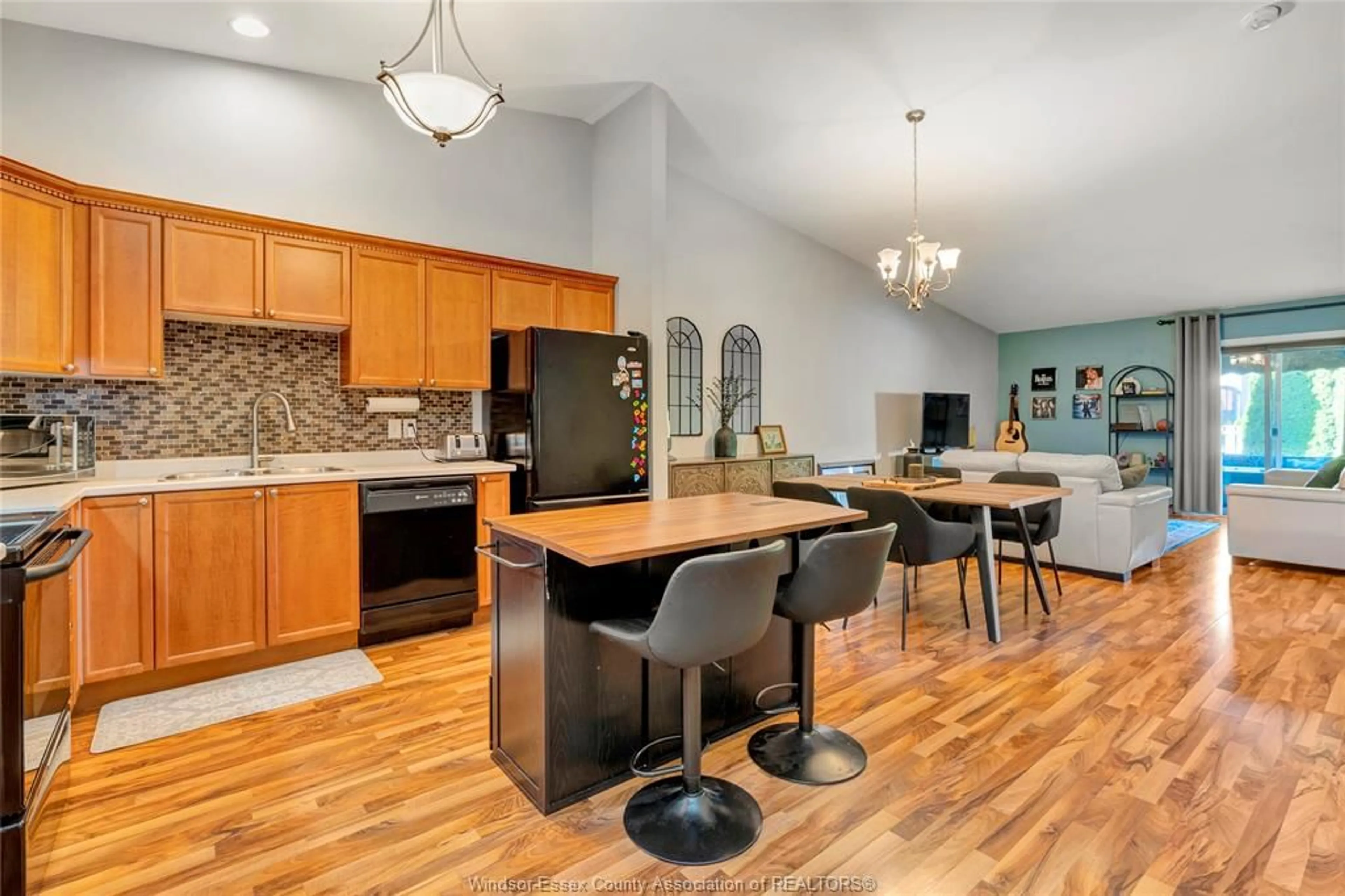 Open concept kitchen, unknown for 42 GOLFVIEW, Kingsville Ontario N9Y 4E3