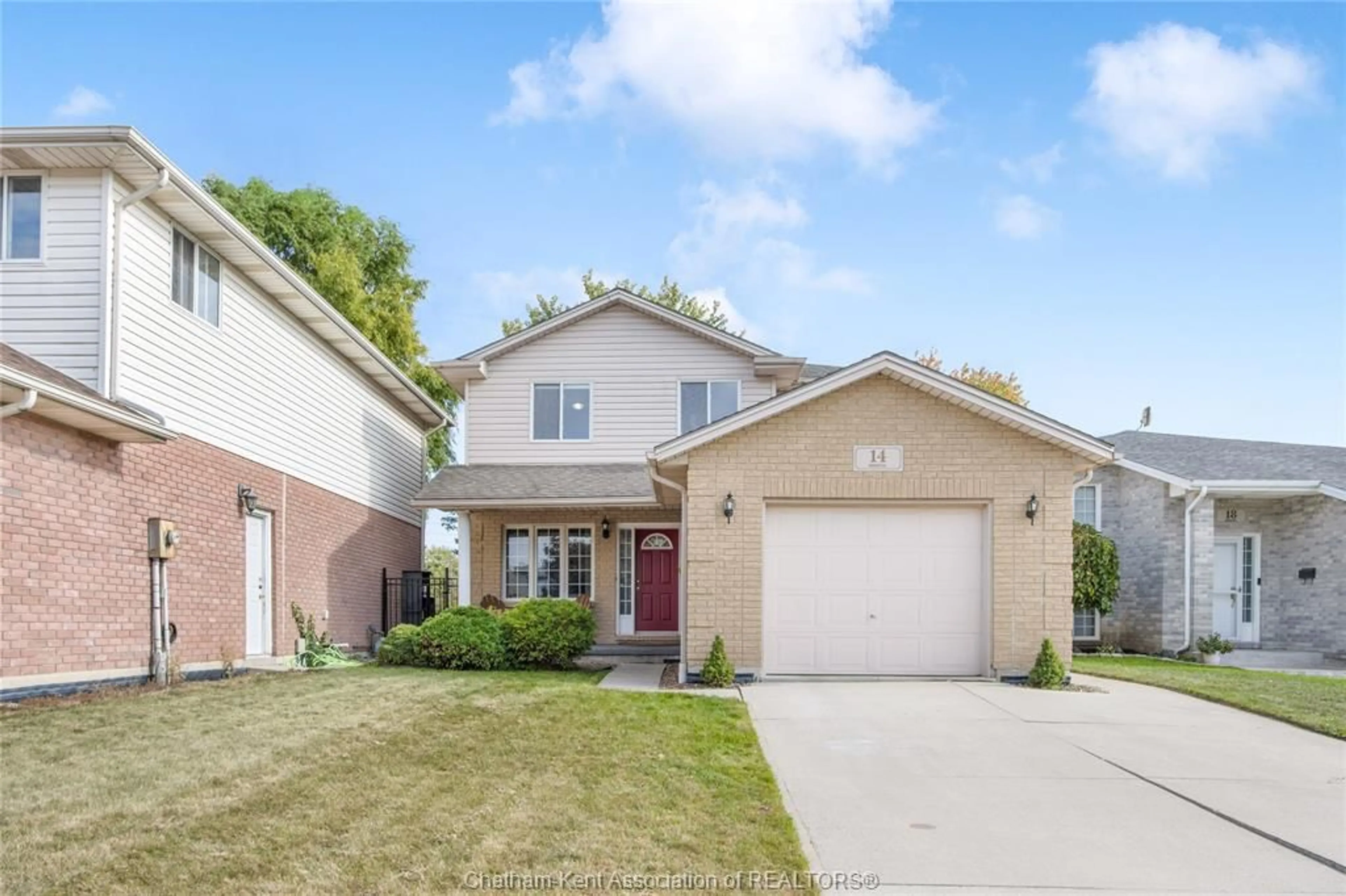 Home with vinyl exterior material, street for 14 BRISTOL Dr, Chatham Ontario N7M 6K1
