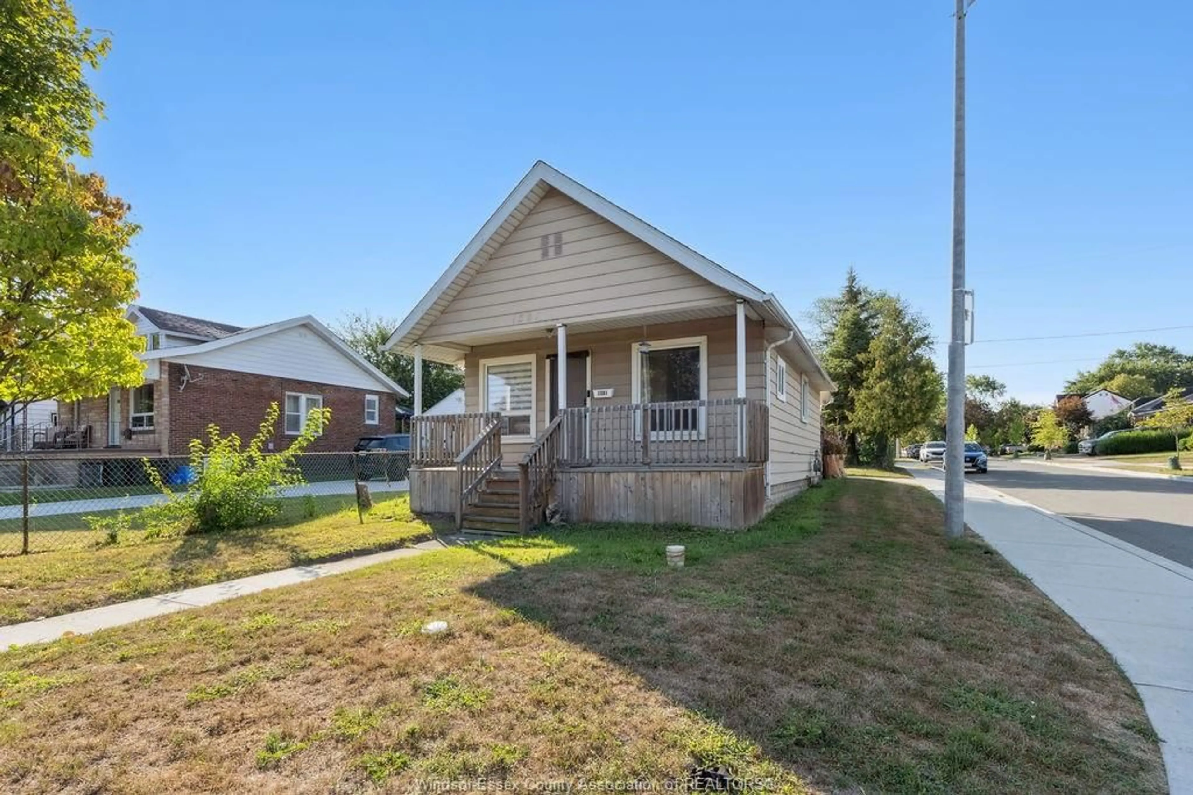 Unknown for 1581 LAING, Windsor Ontario N9B 1N1