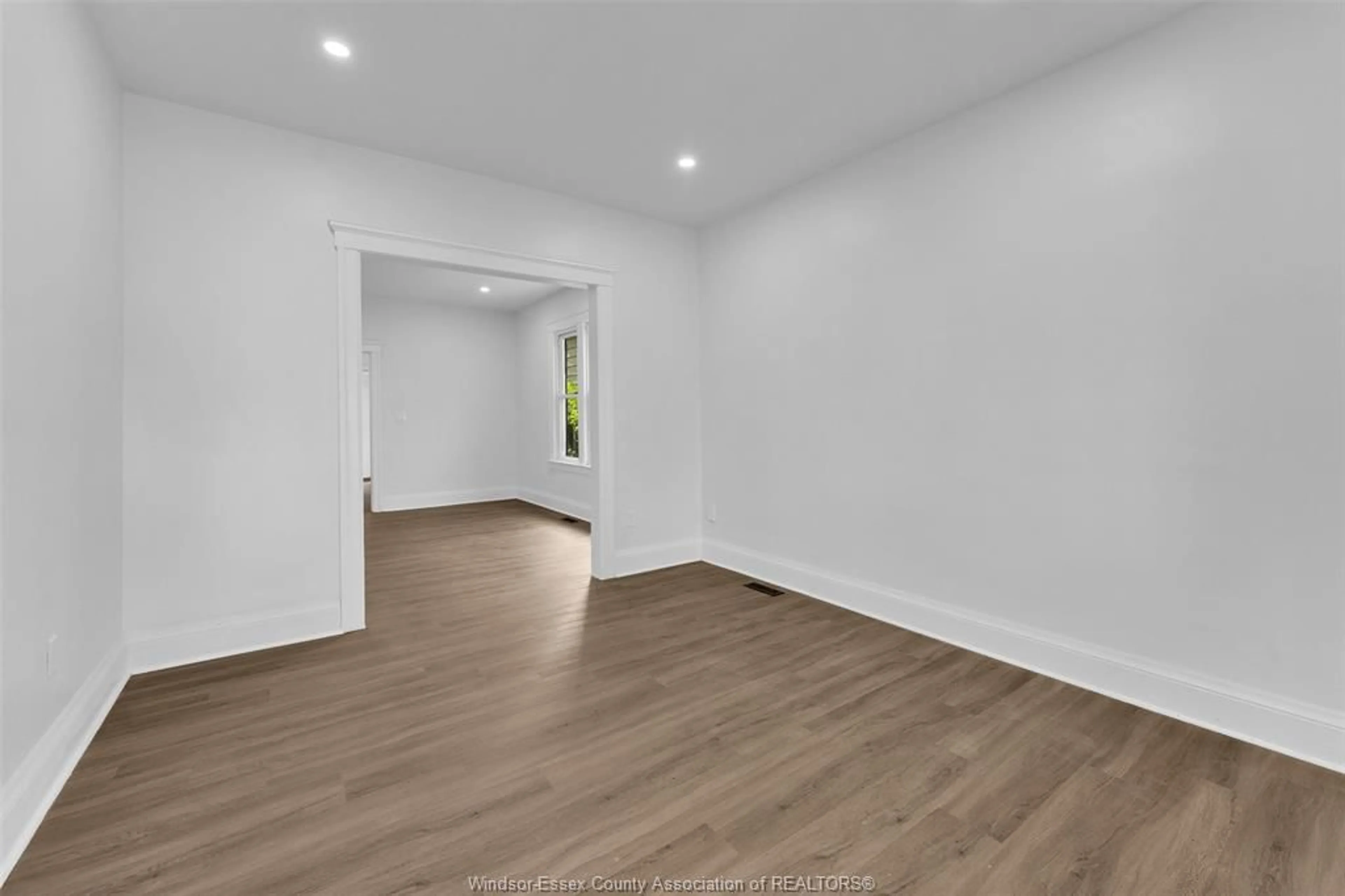 A pic of a room for 505 MCKAY, Windsor Ontario N9B 1Z7