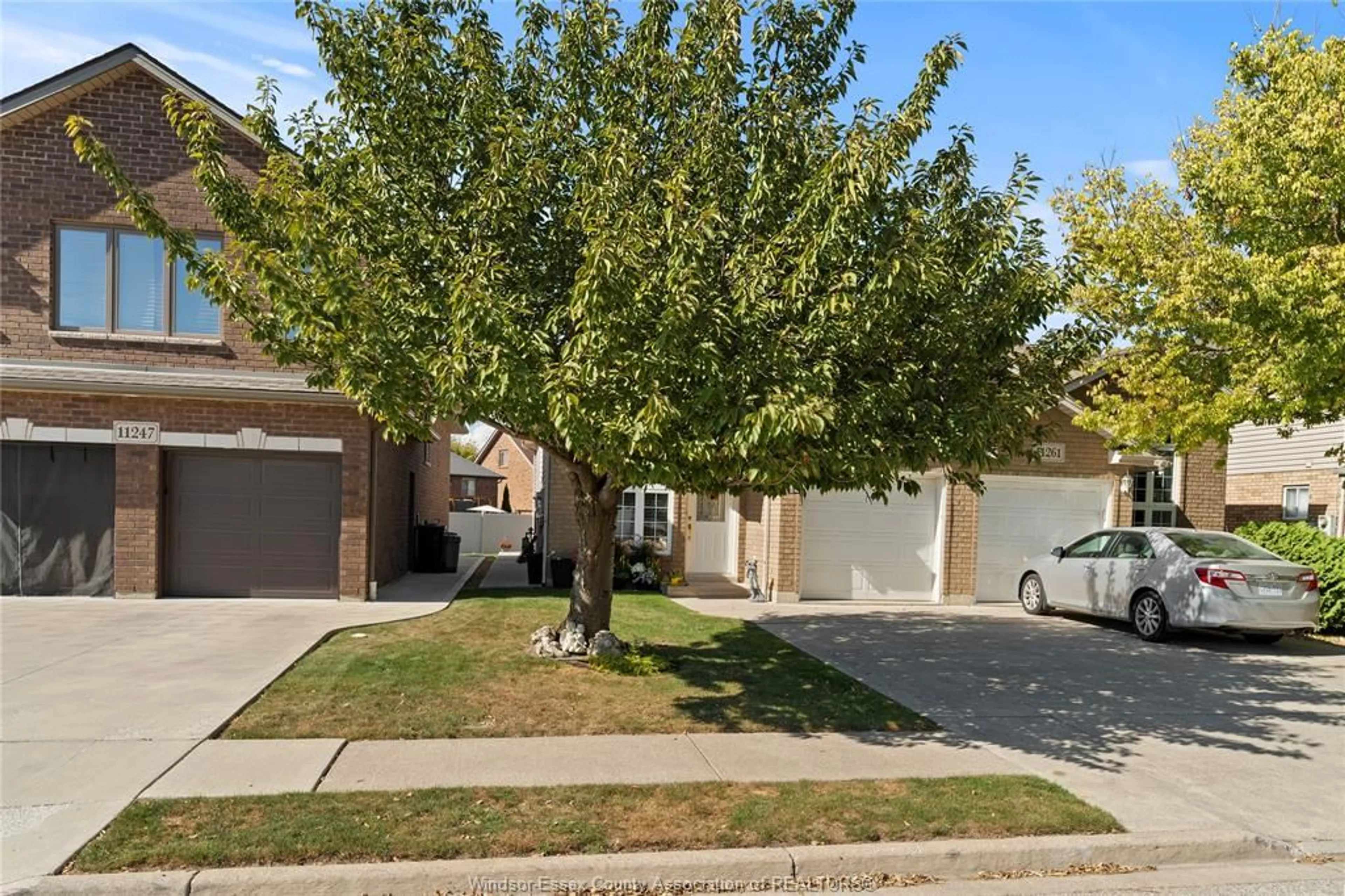 A pic from outside/outdoor area/front of a property/back of a property/a pic from drone, street for 11255 TIMBER BAY Cres, Windsor Ontario N8R 2L2
