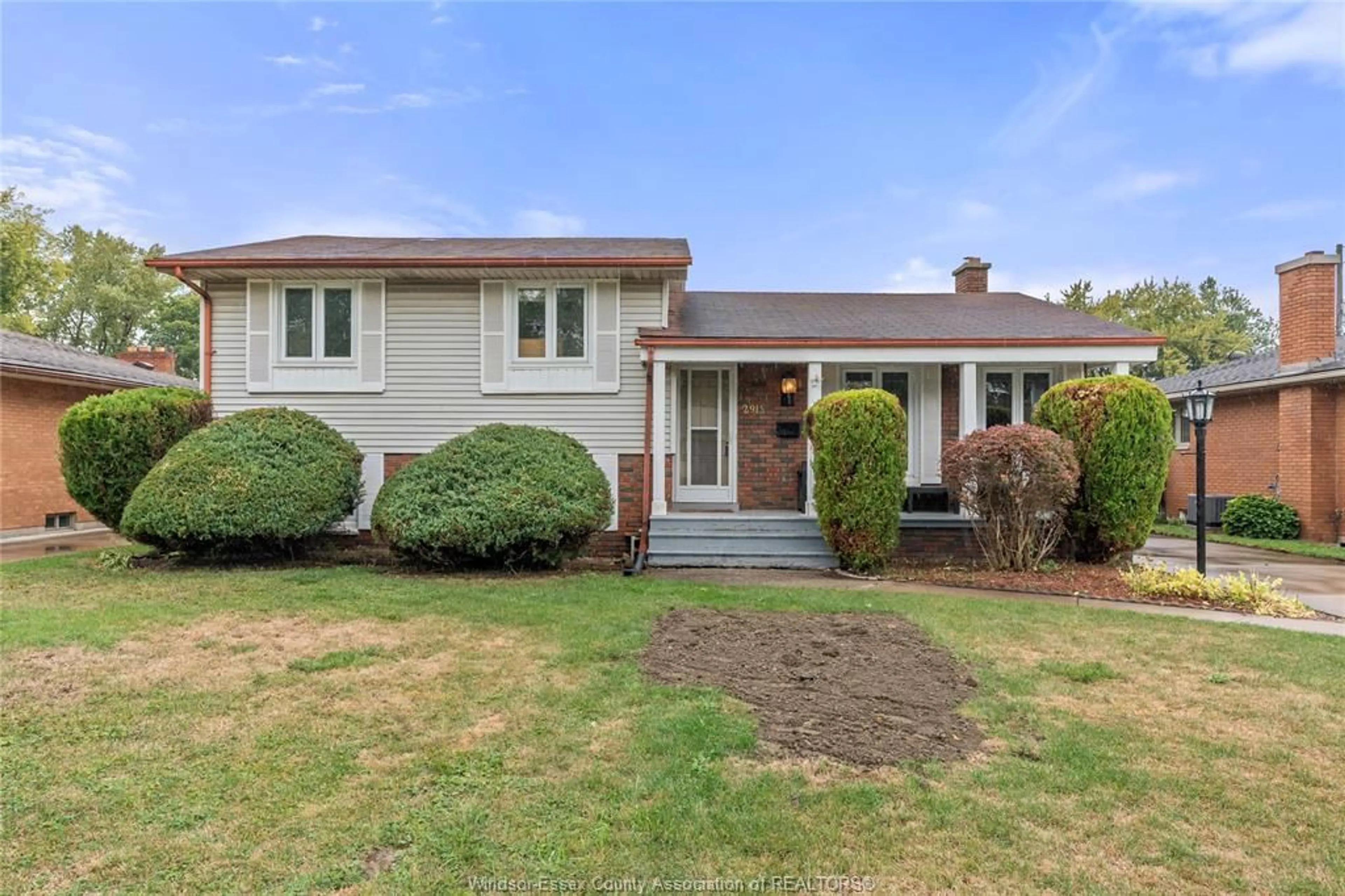 Unknown for 2915 ST. PATRICK'S, Windsor Ontario N9E 3G8