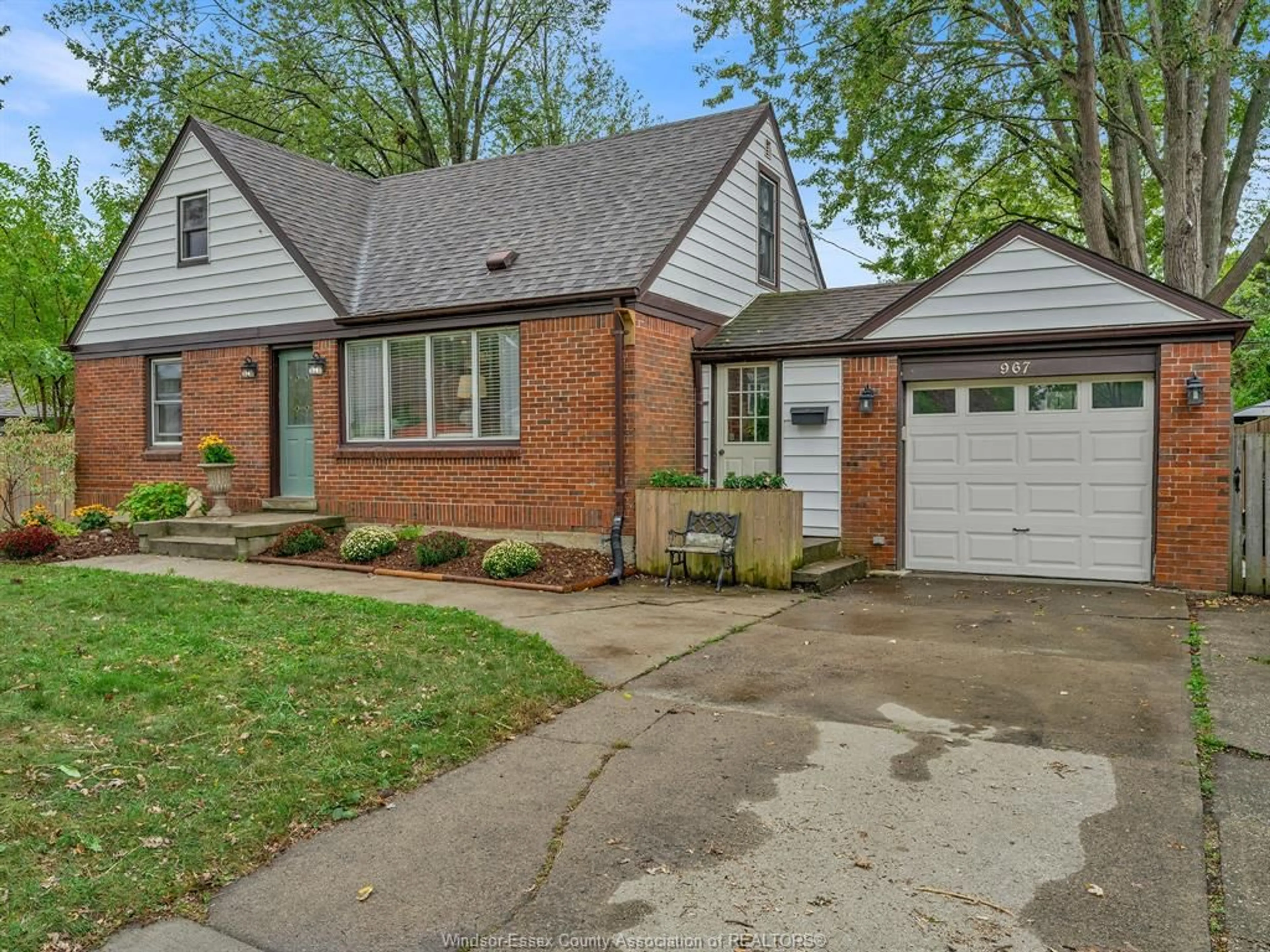 Home with brick exterior material, street for 967 EDWARD, Windsor Ontario N8S 2Z7