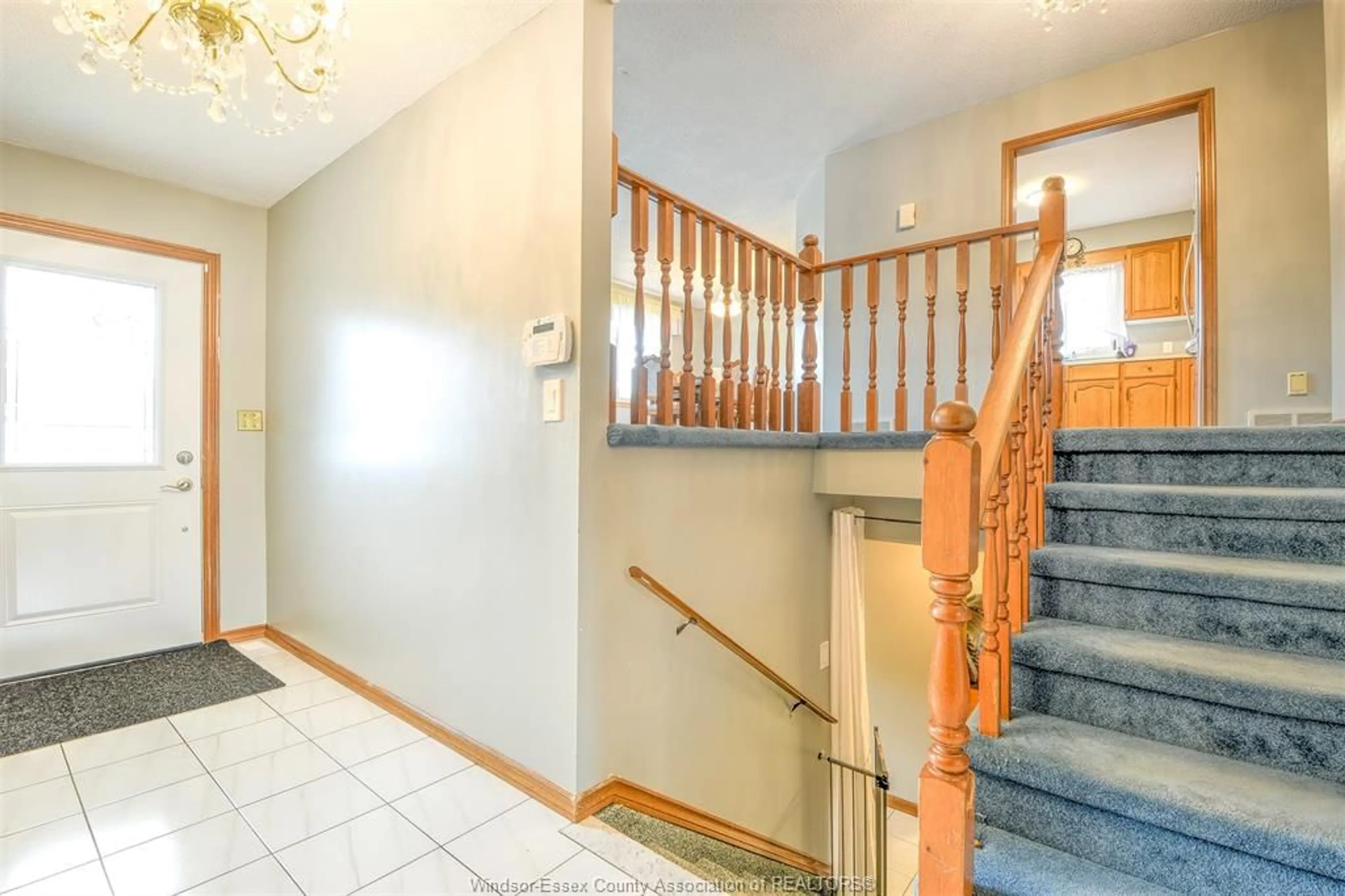 Indoor foyer for 18 RUDGATE LANE, Leamington Ontario N8H 4Z1