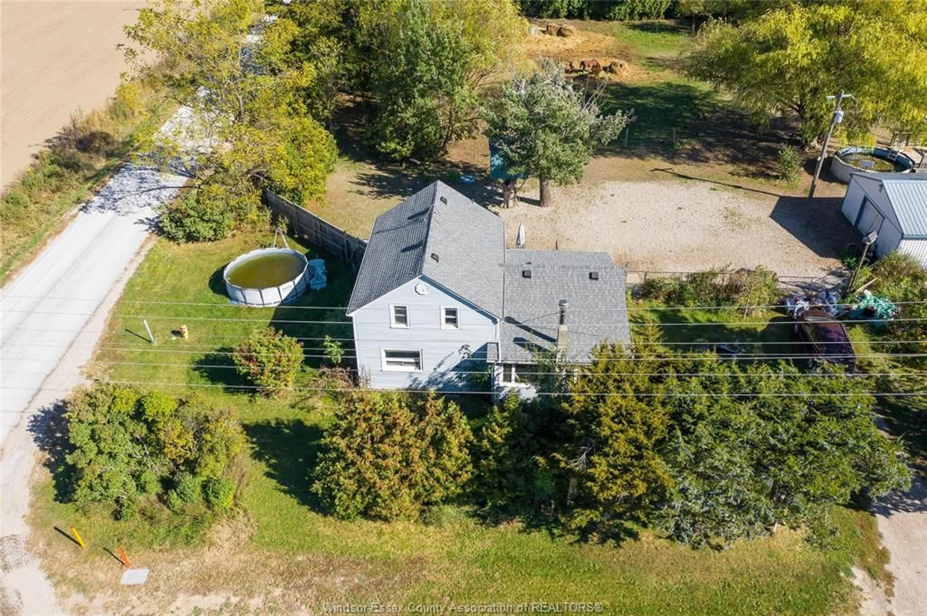 A pic from outside/outdoor area/front of a property/back of a property/a pic from drone, unknown for 7151 CONCESSION 7, Harrow Ontario N9V 2Y7