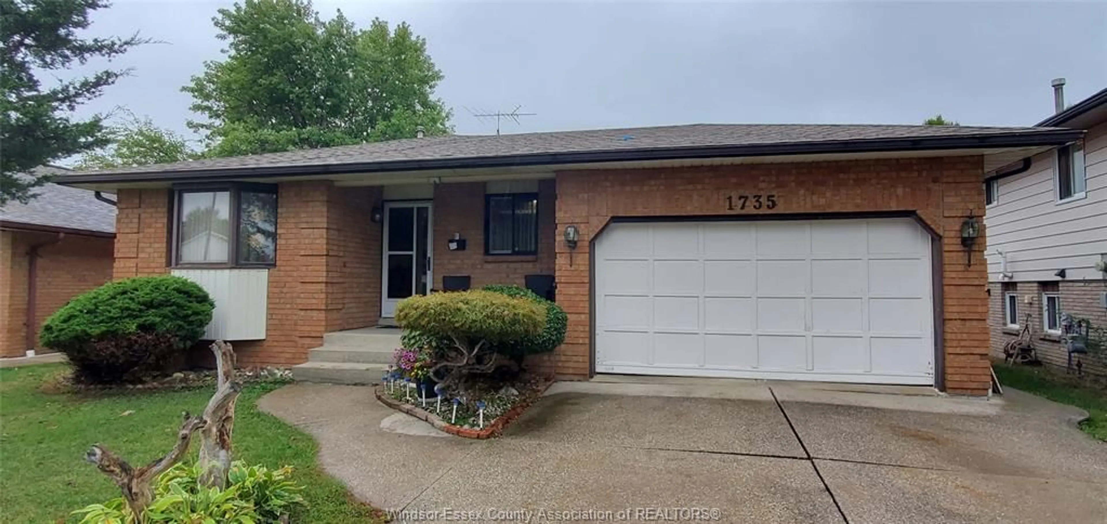 Home with brick exterior material, street for 1735 HOMESTEAD Lane, LaSalle Ontario N9H 2C7