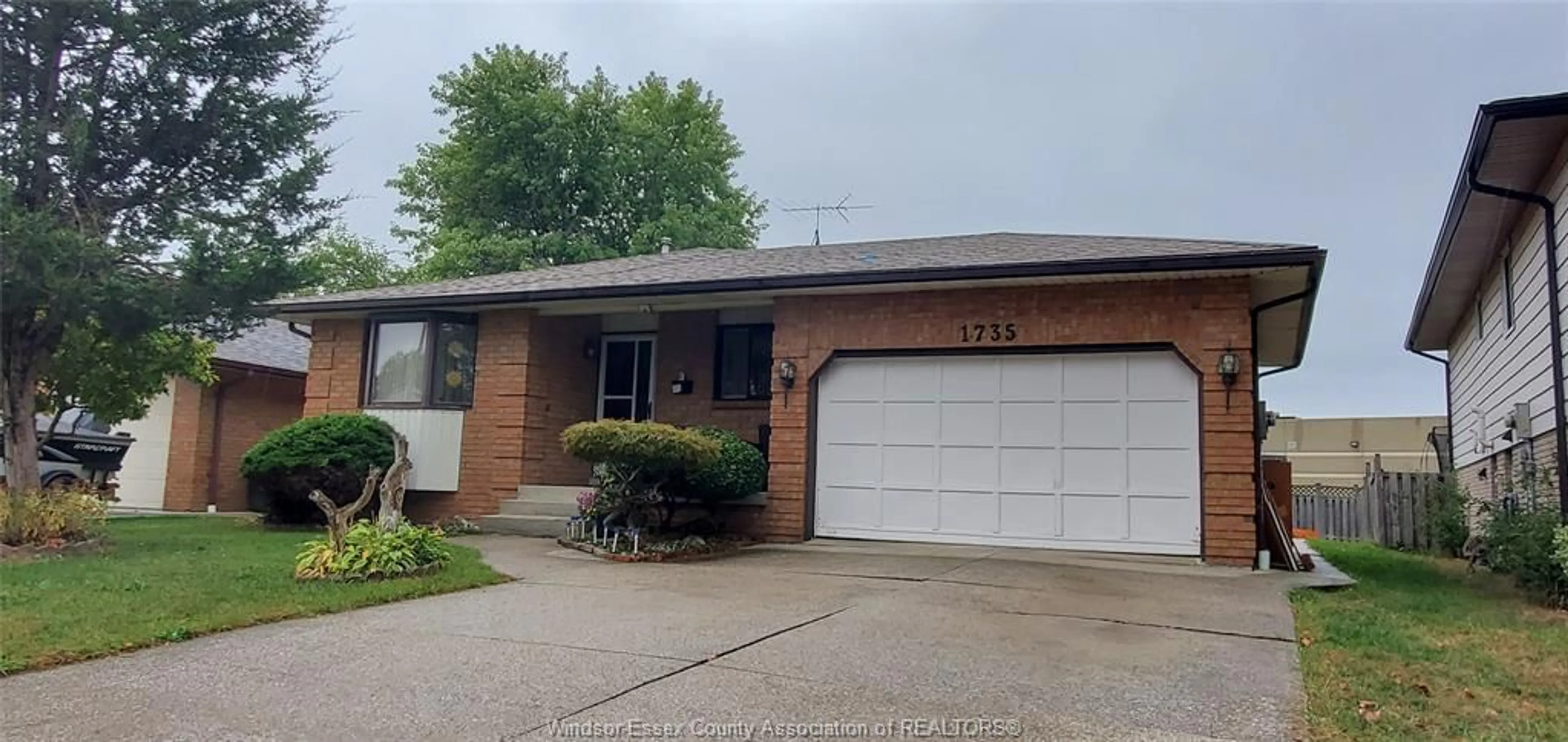 Home with brick exterior material, street for 1735 HOMESTEAD Lane, LaSalle Ontario N9H 2C7