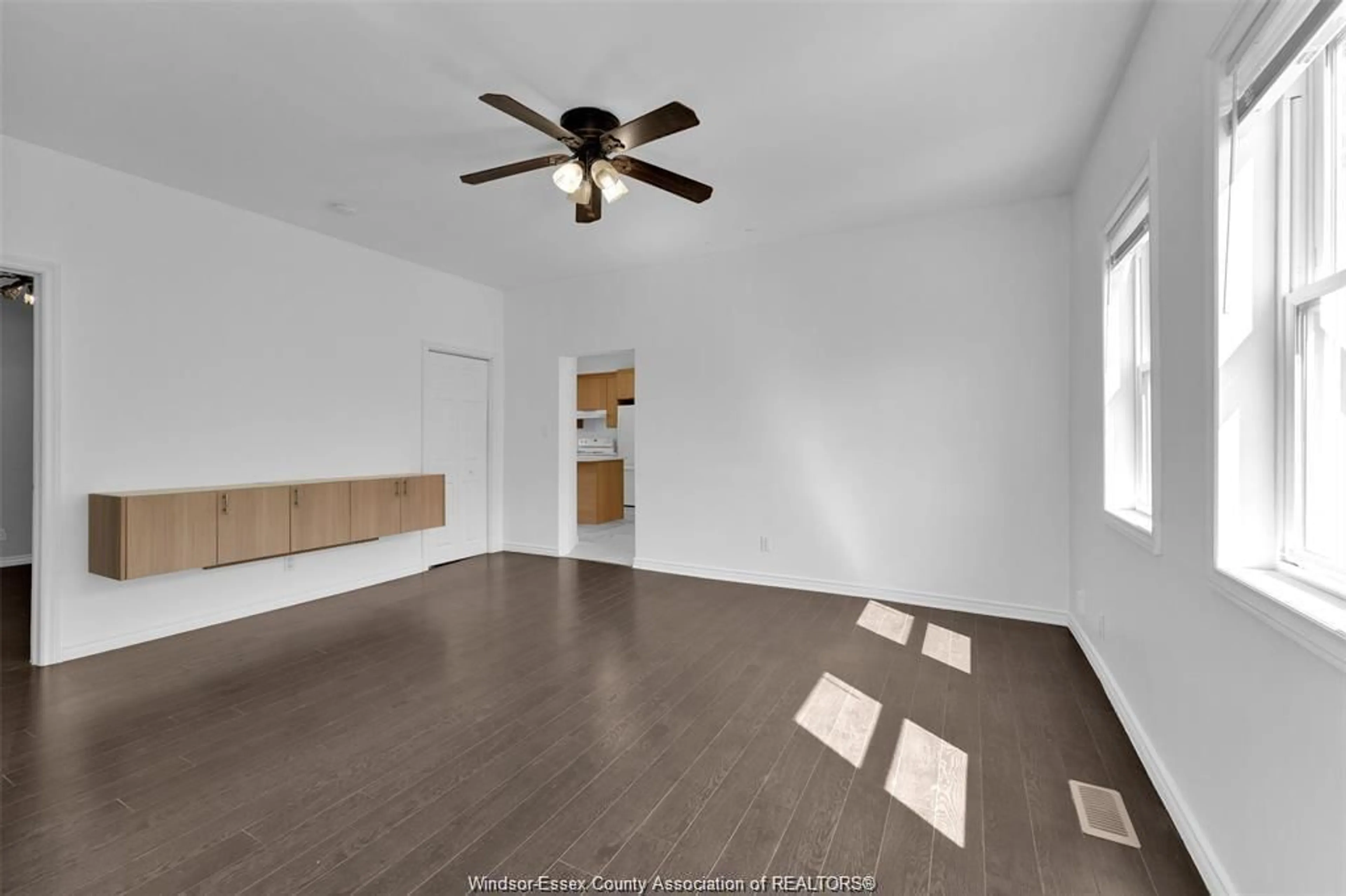 A pic of a room for 440 MARENTETTE Ave, Windsor Ontario N9A 1Y9