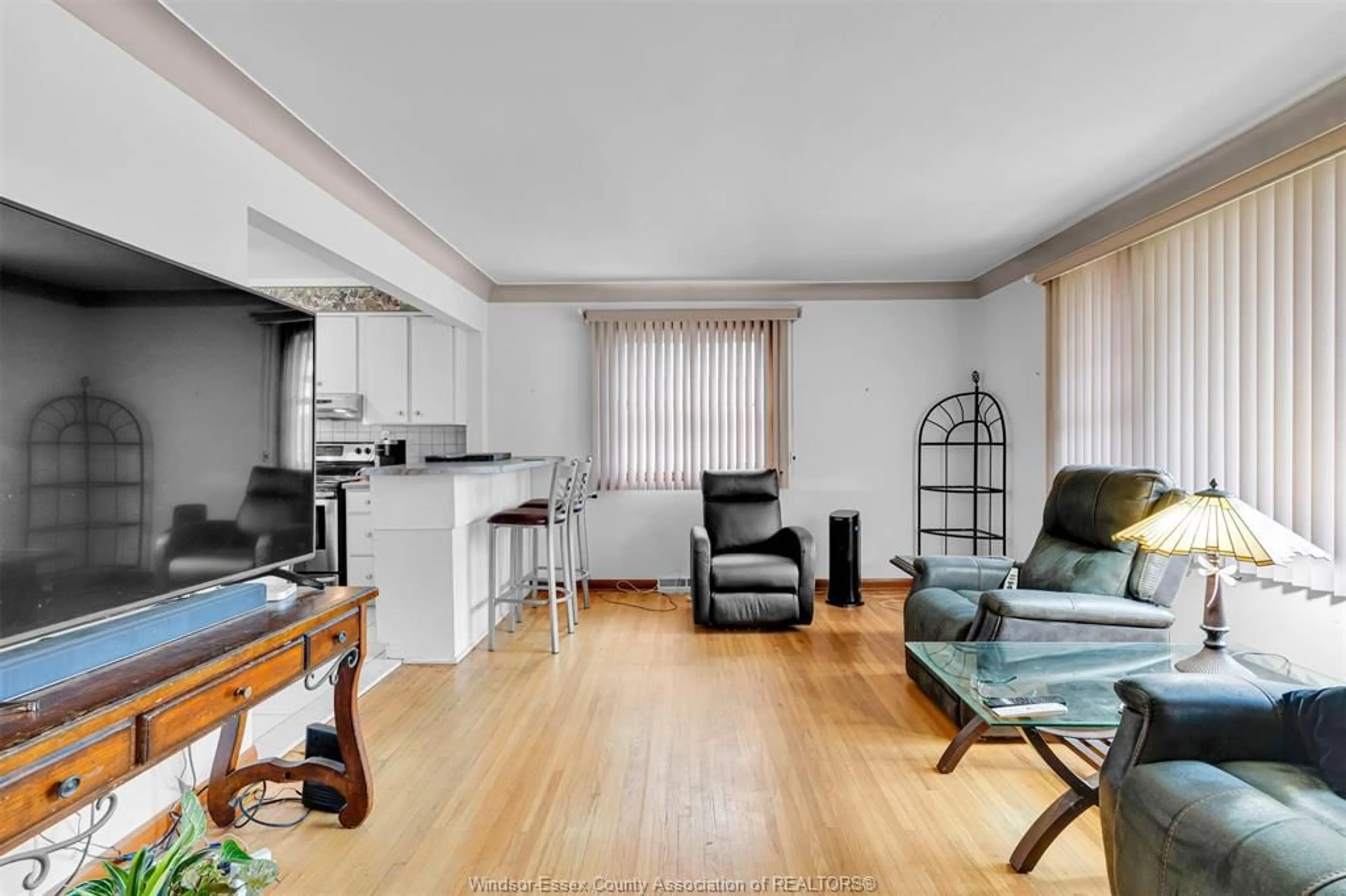 Living room with furniture, unknown for 1358 JOSEPHINE Ave, Windsor Ontario N9B 2L9