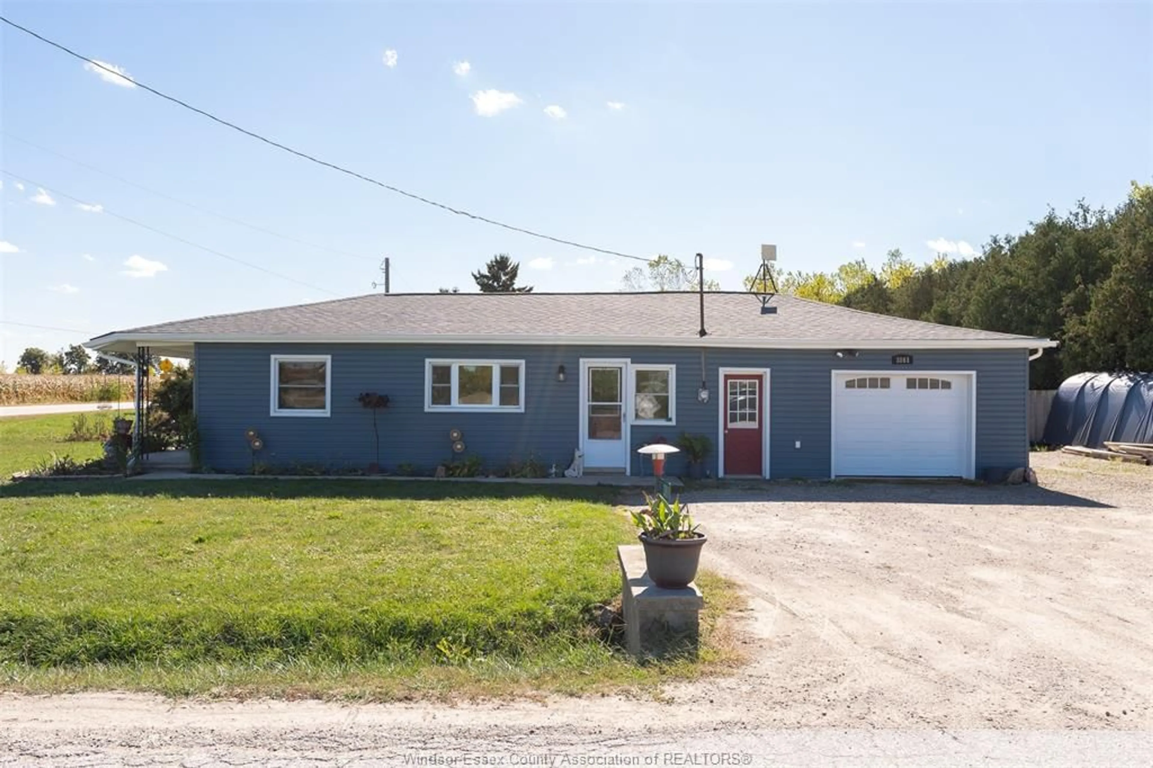 Home with vinyl exterior material, street for 3861 TEXAS Rd, Amherstburg Ontario N9V 2Y9