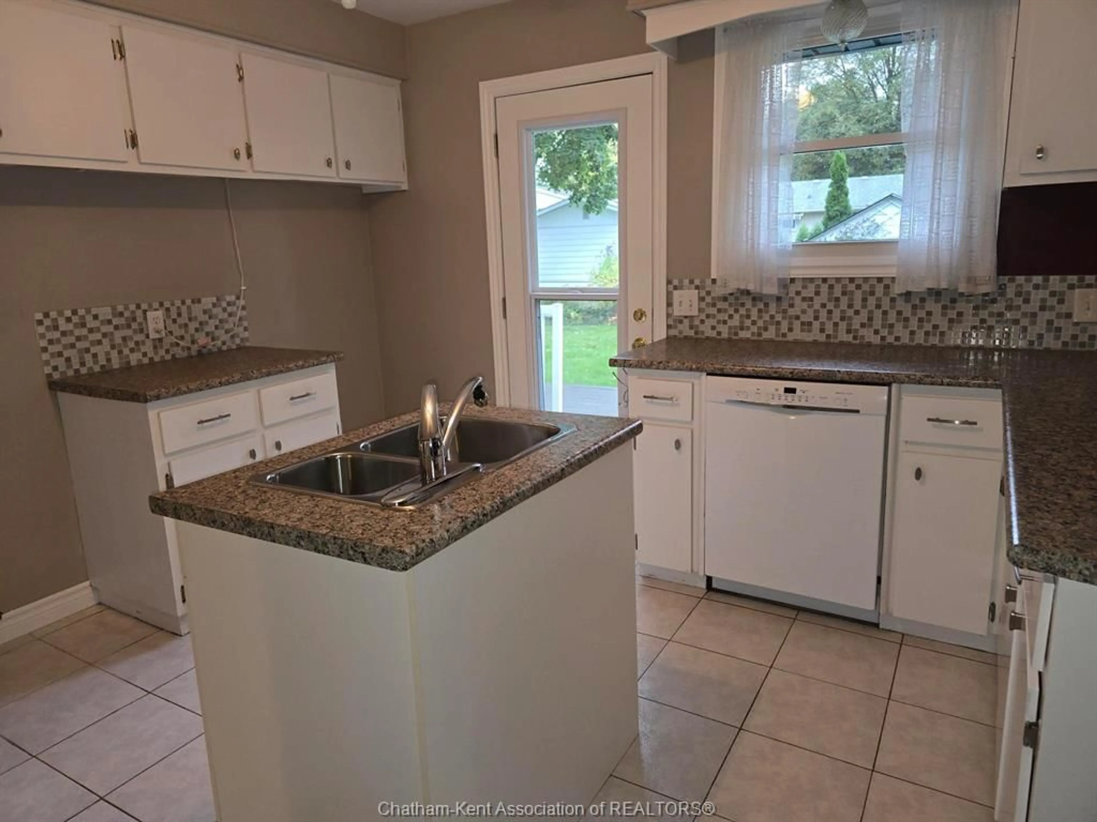Unknown for 285 Baldoon Rd, Chatham Ontario N7L 1E5
