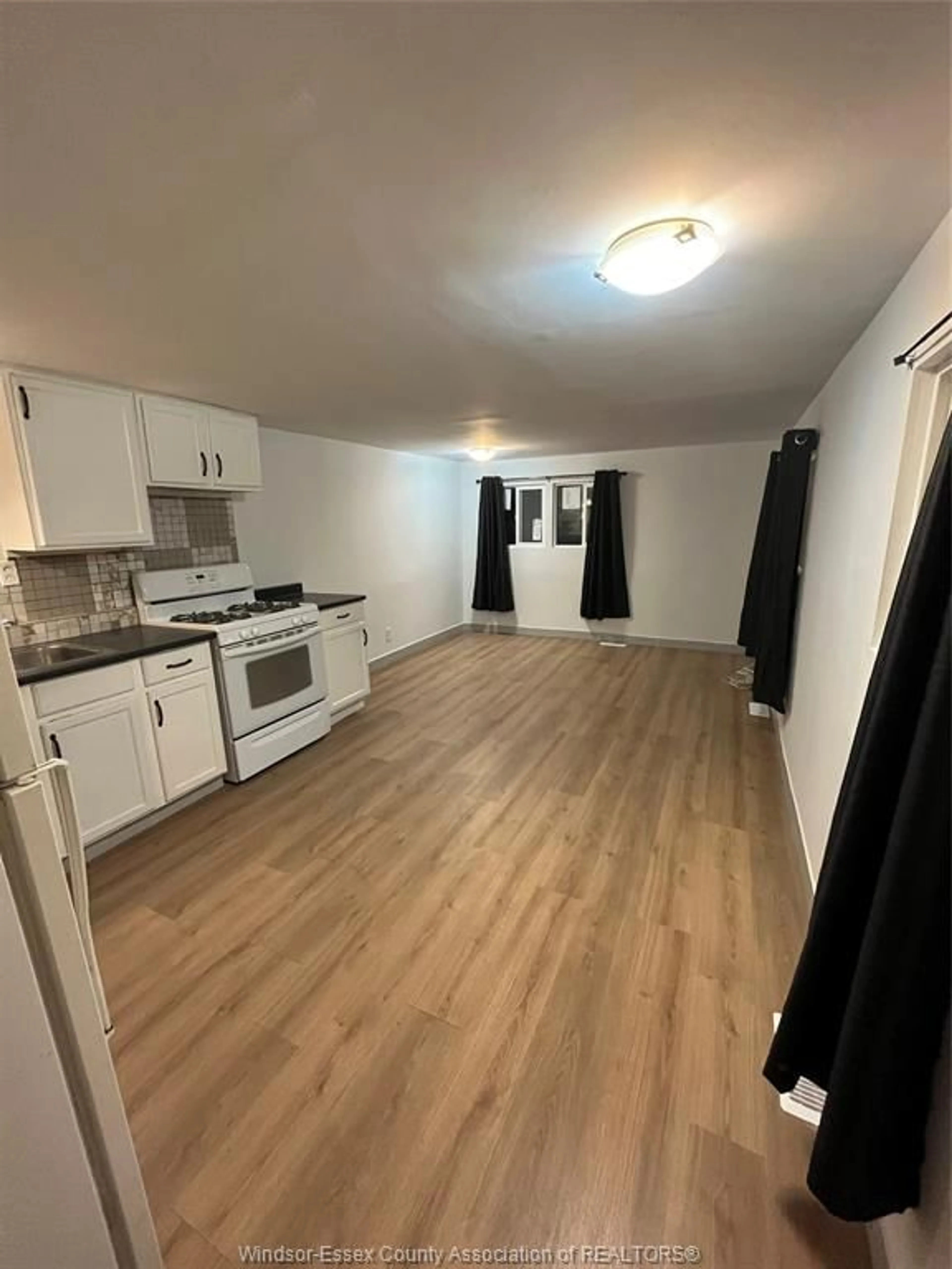 A pic of a room for 9 BONITA, Windsor Ontario N8W 2B4