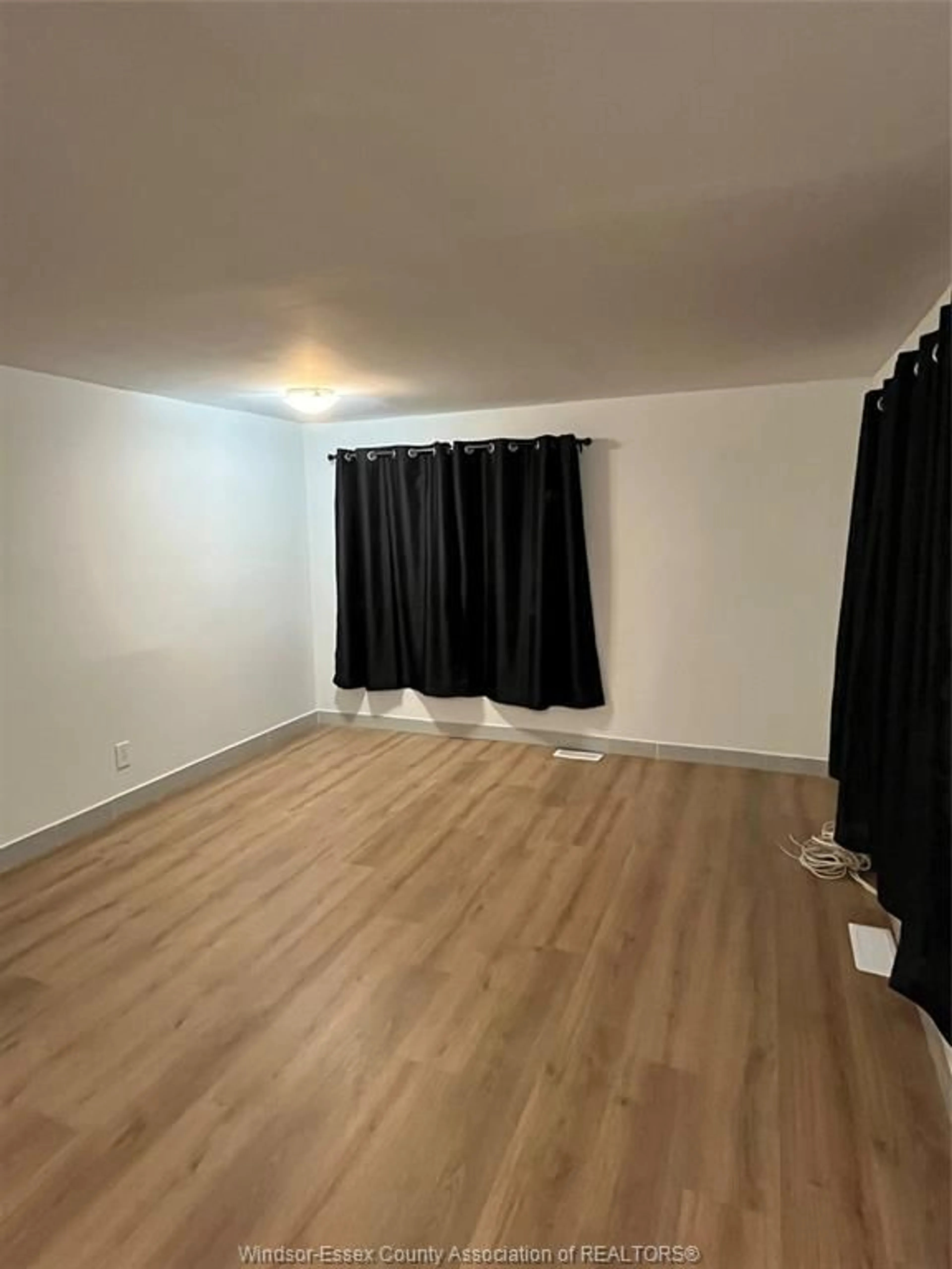 A pic of a room for 9 BONITA, Windsor Ontario N8W 2B4