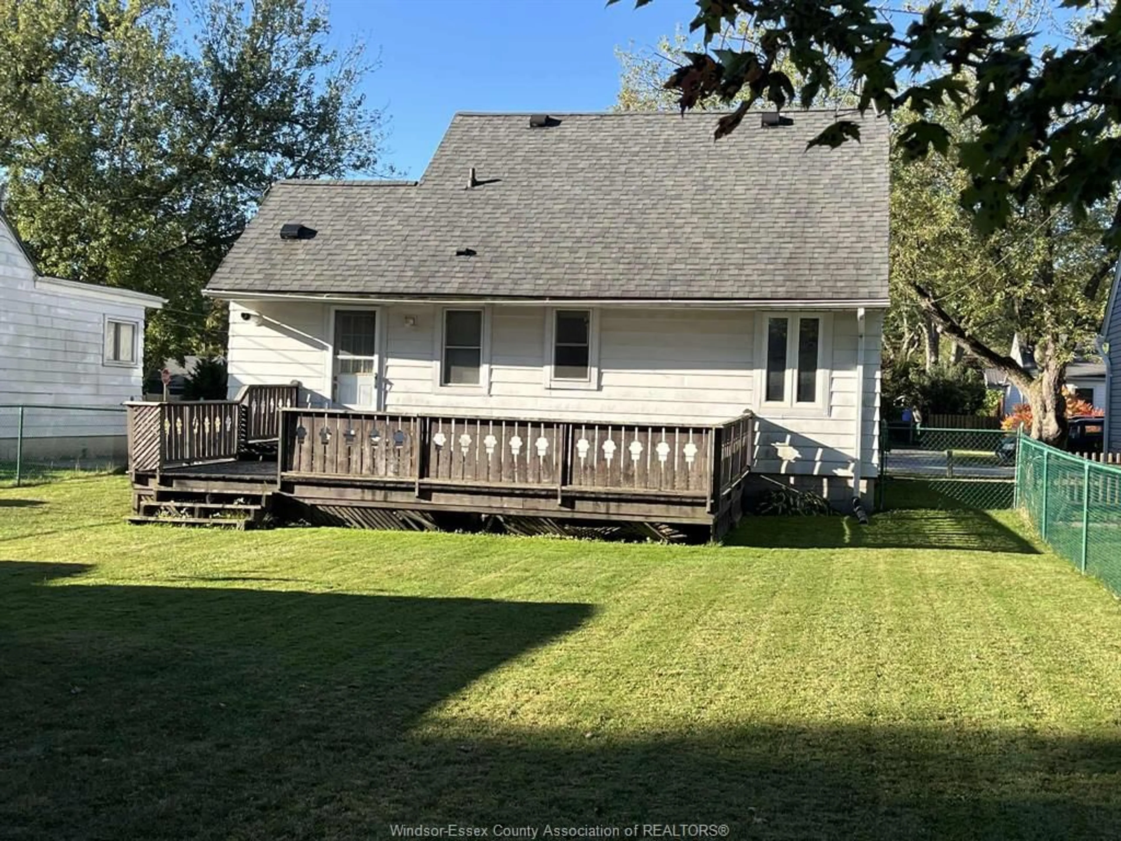 A pic from outside/outdoor area/front of a property/back of a property/a pic from drone, unknown for 170 TURNHOUT Cres, Essex Ontario N8M 1P8