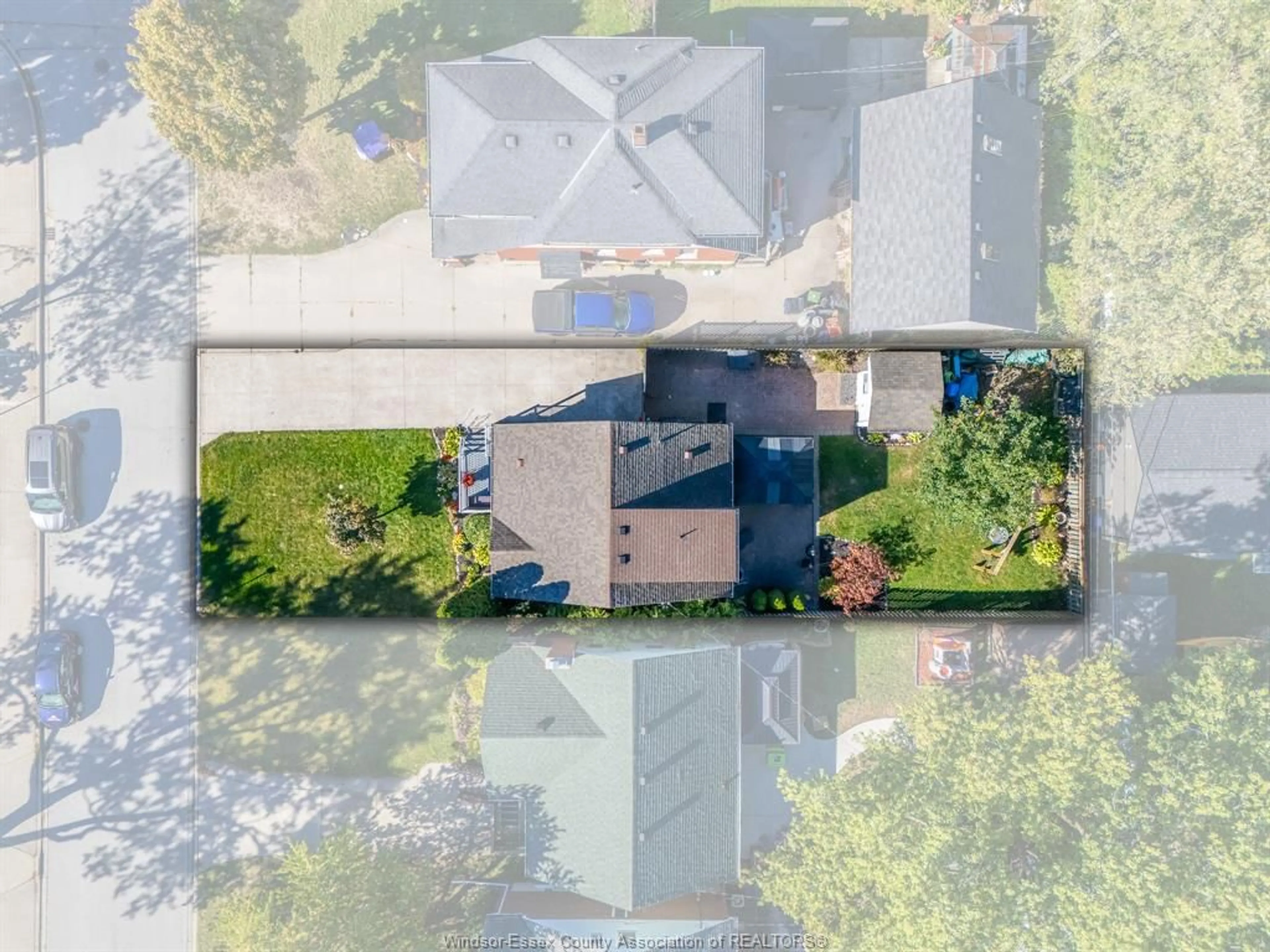 A pic from outside/outdoor area/front of a property/back of a property/a pic from drone, street for 934 VIRGINIA, Windsor Ontario N8S 2Y4