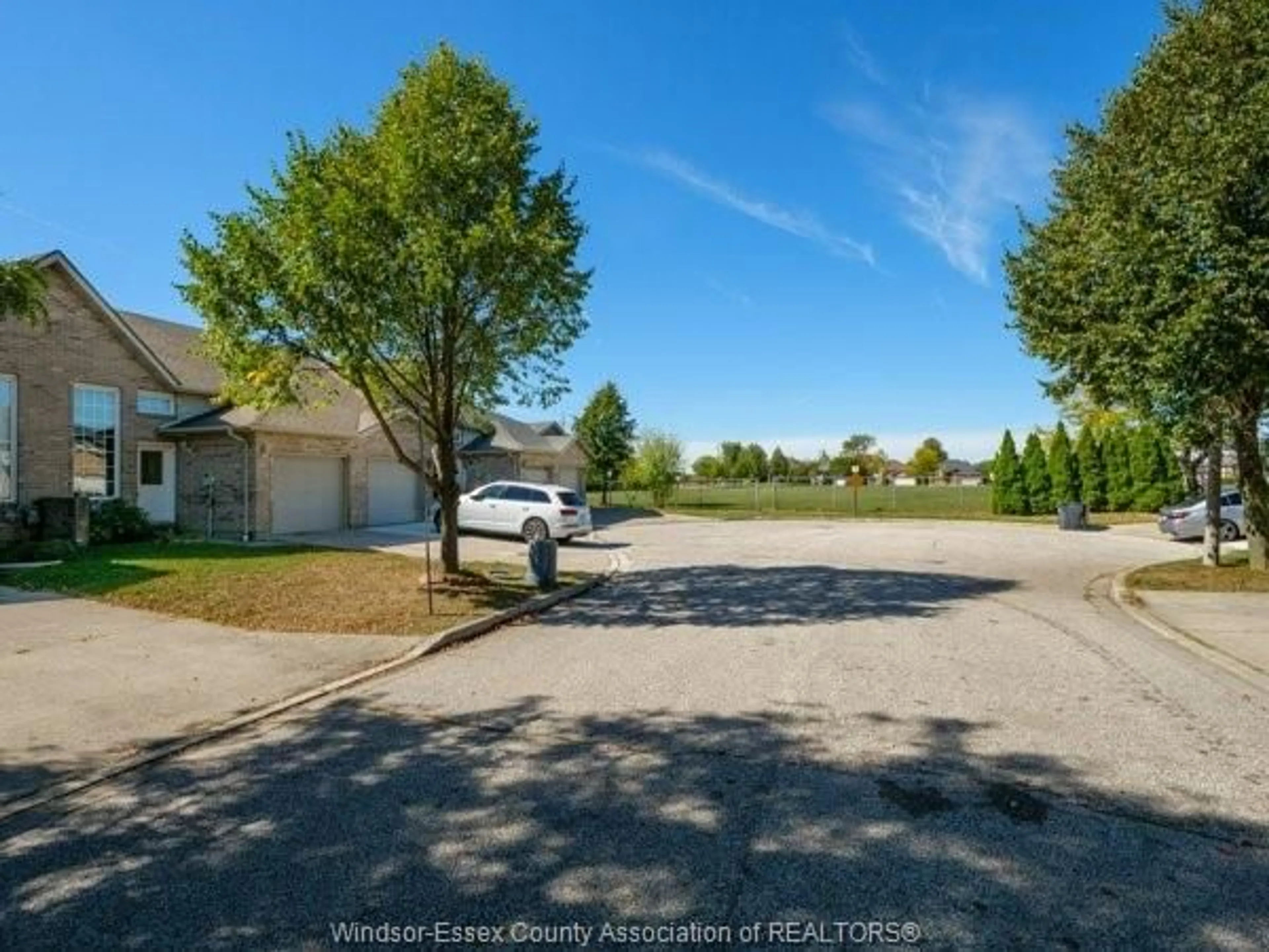 A pic from outside/outdoor area/front of a property/back of a property/a pic from drone, street for 4553 TUMBLEWEED Cres, Windsor Ontario N9G 3C2