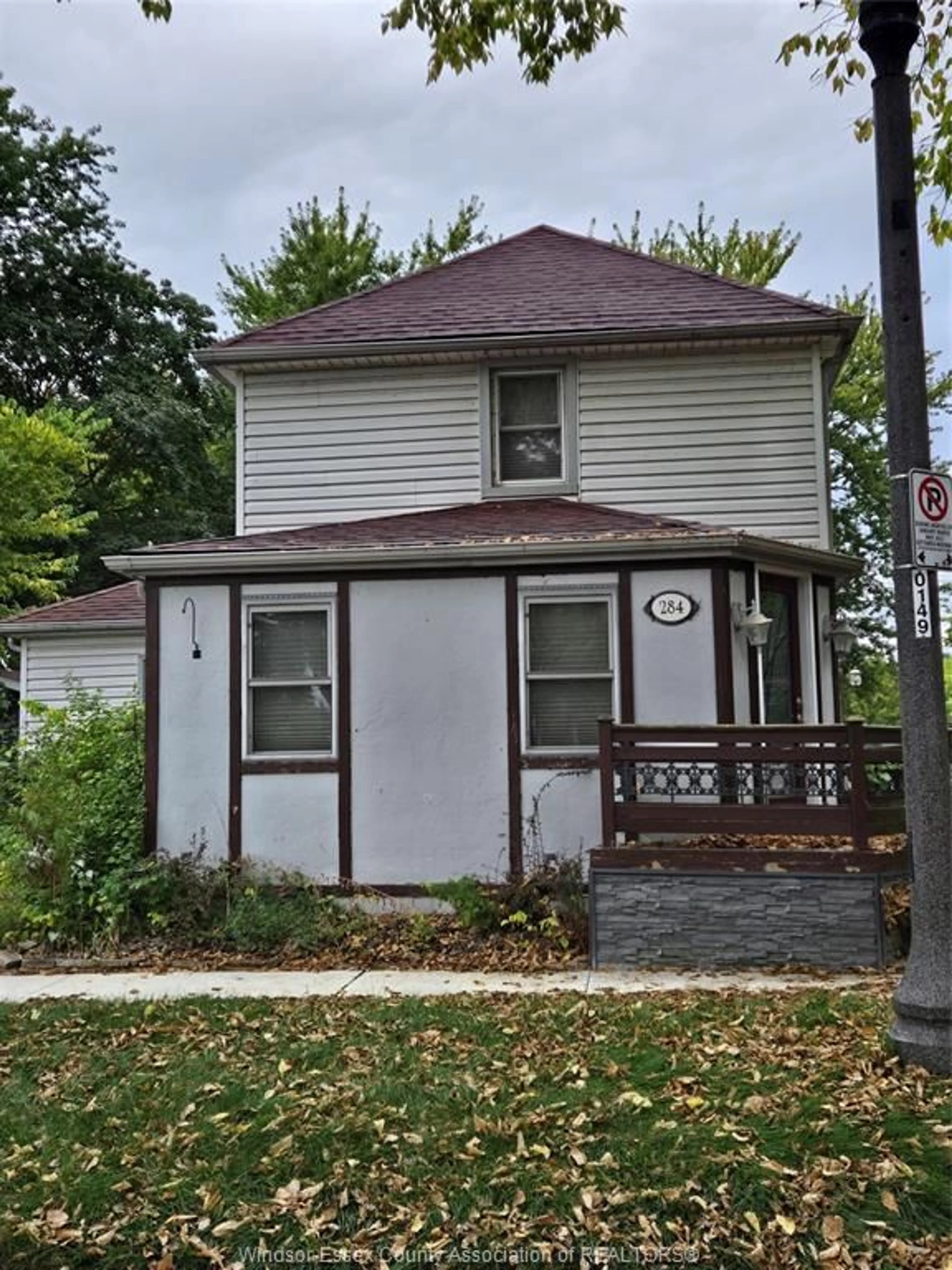 Home with vinyl exterior material, street for 284 GEORGE St, Amherstburg Ontario N9V 2G4