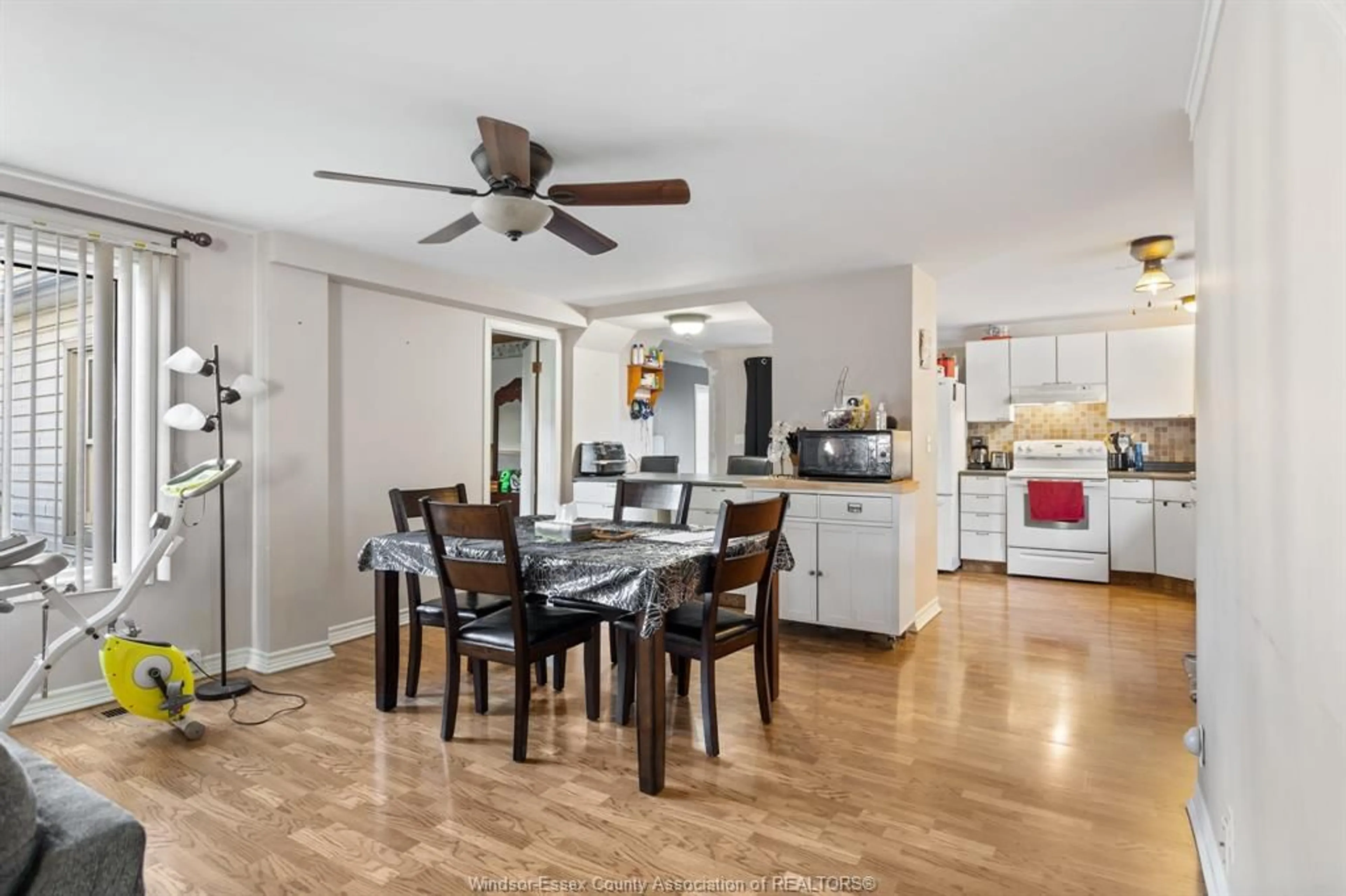 Open concept kitchen, wood/laminate floor for 284 GEORGE St, Amherstburg Ontario N9V 2G4