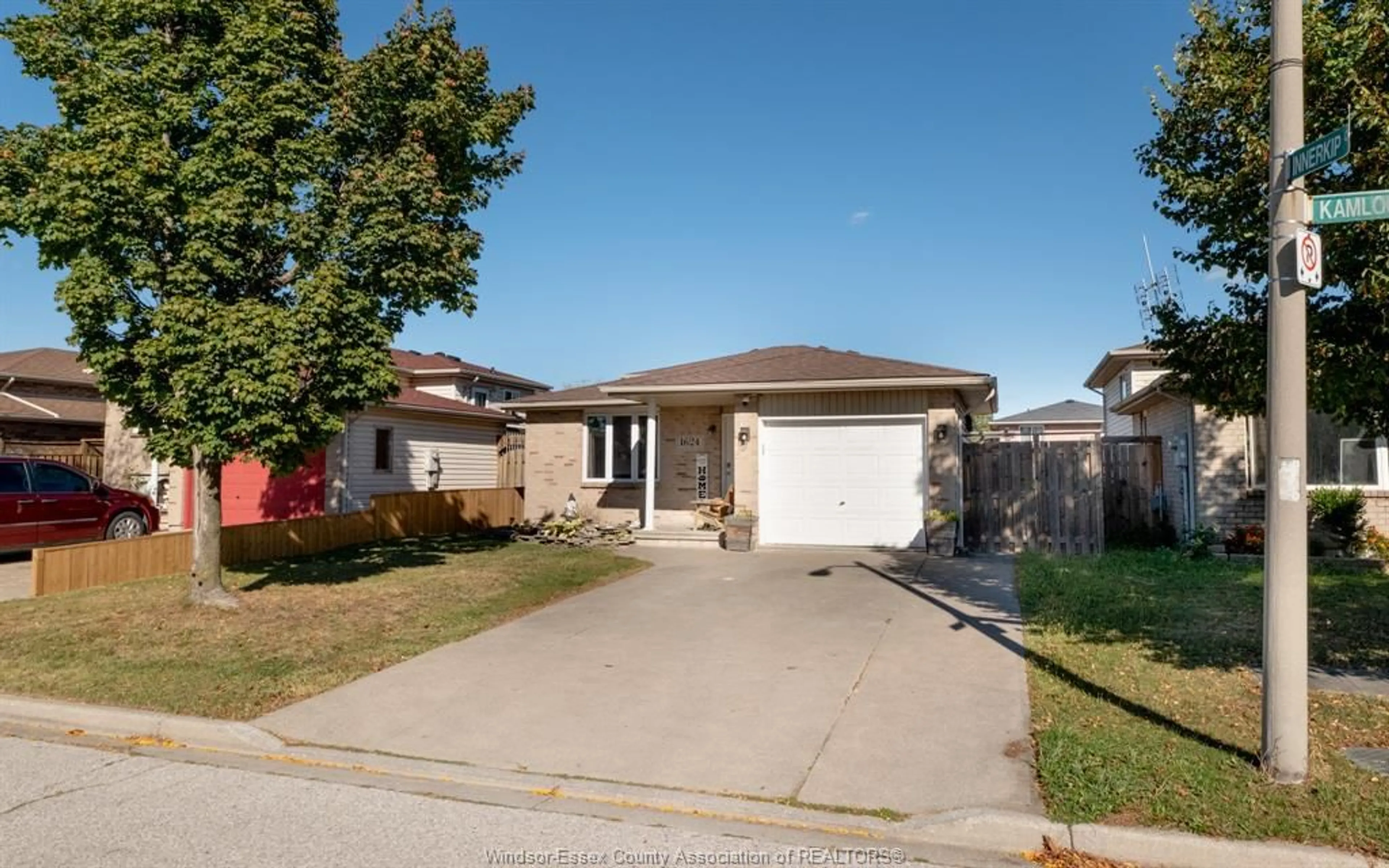 Home with vinyl exterior material, street for 1624 KAMLOOPS, Windsor Ontario N8W 5V3