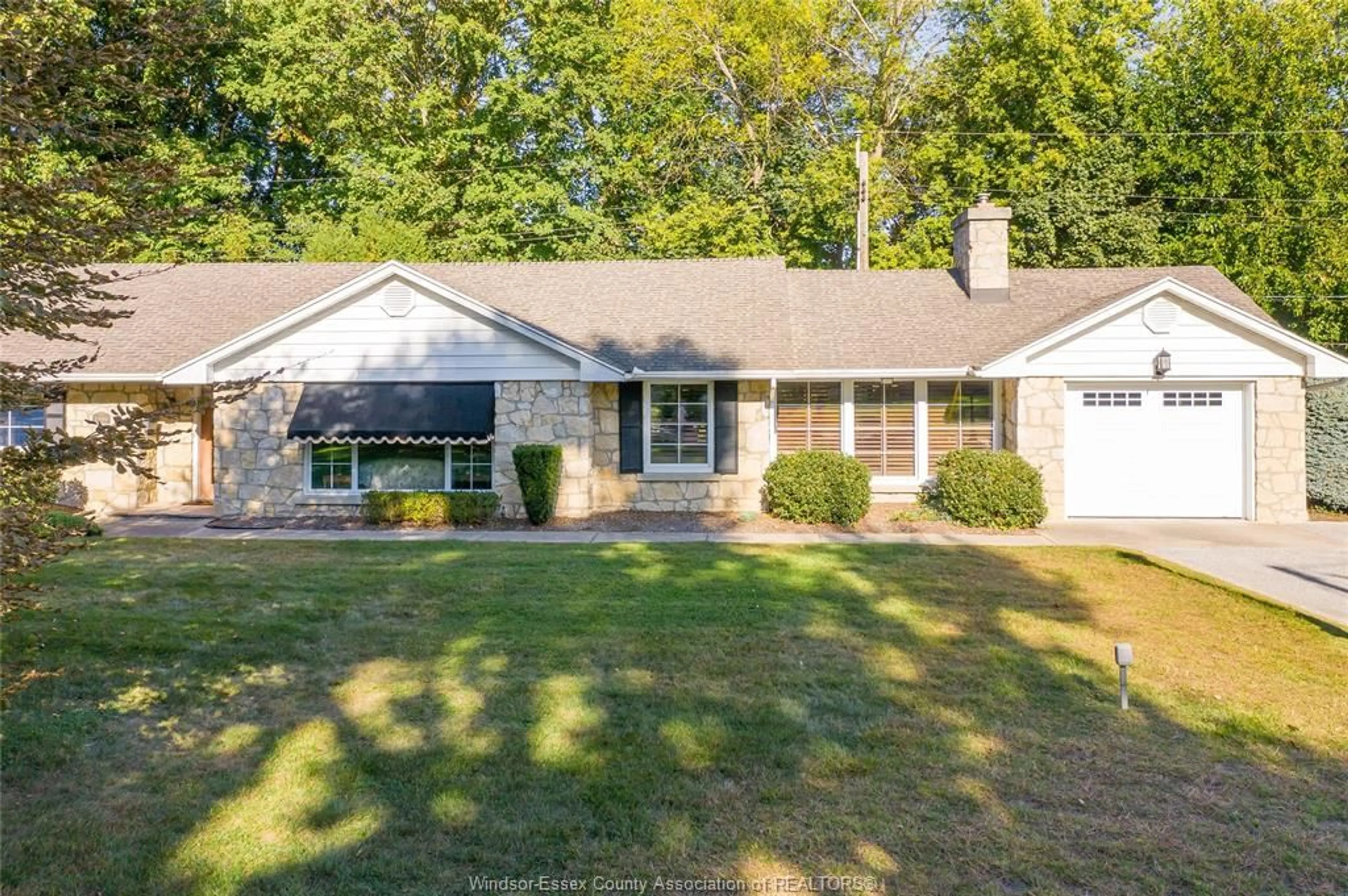 Unknown for 1506 WHITEWOOD, Kingsville Ontario N9Y 2V9