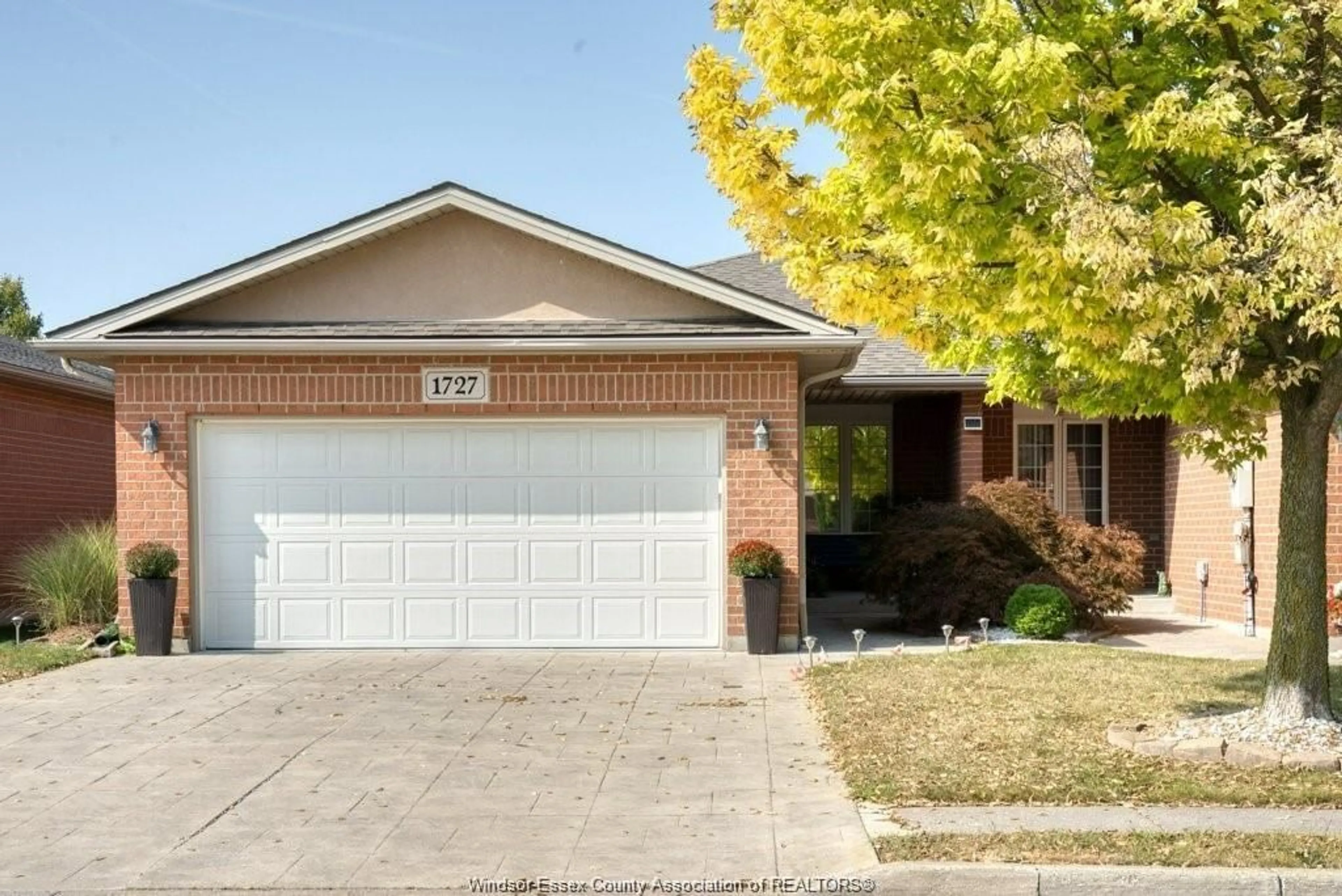 Home with brick exterior material, street for 1727 Luxury Ave Ave, Windsor Ontario N8P 1T2
