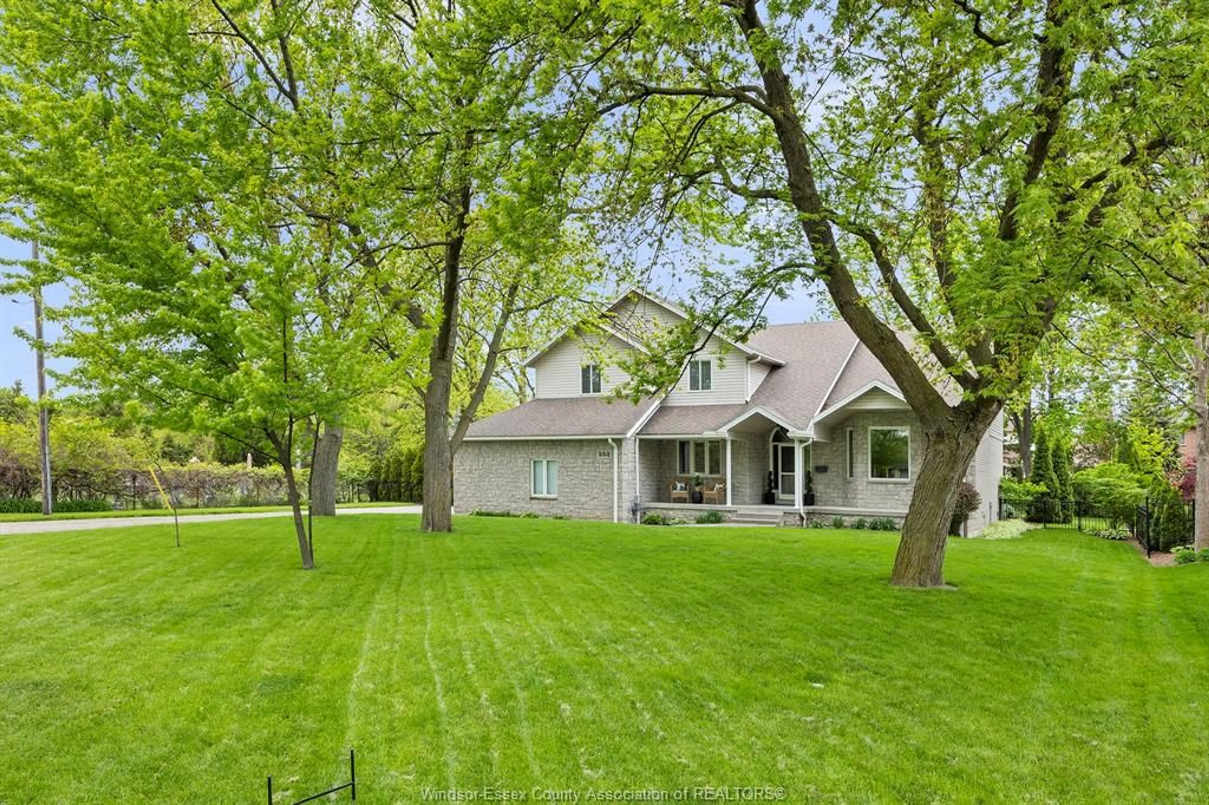 A pic from outside/outdoor area/front of a property/back of a property/a pic from drone, street for 552 OLD TECUMSEH Rd, Lakeshore Ontario N0R 1A0