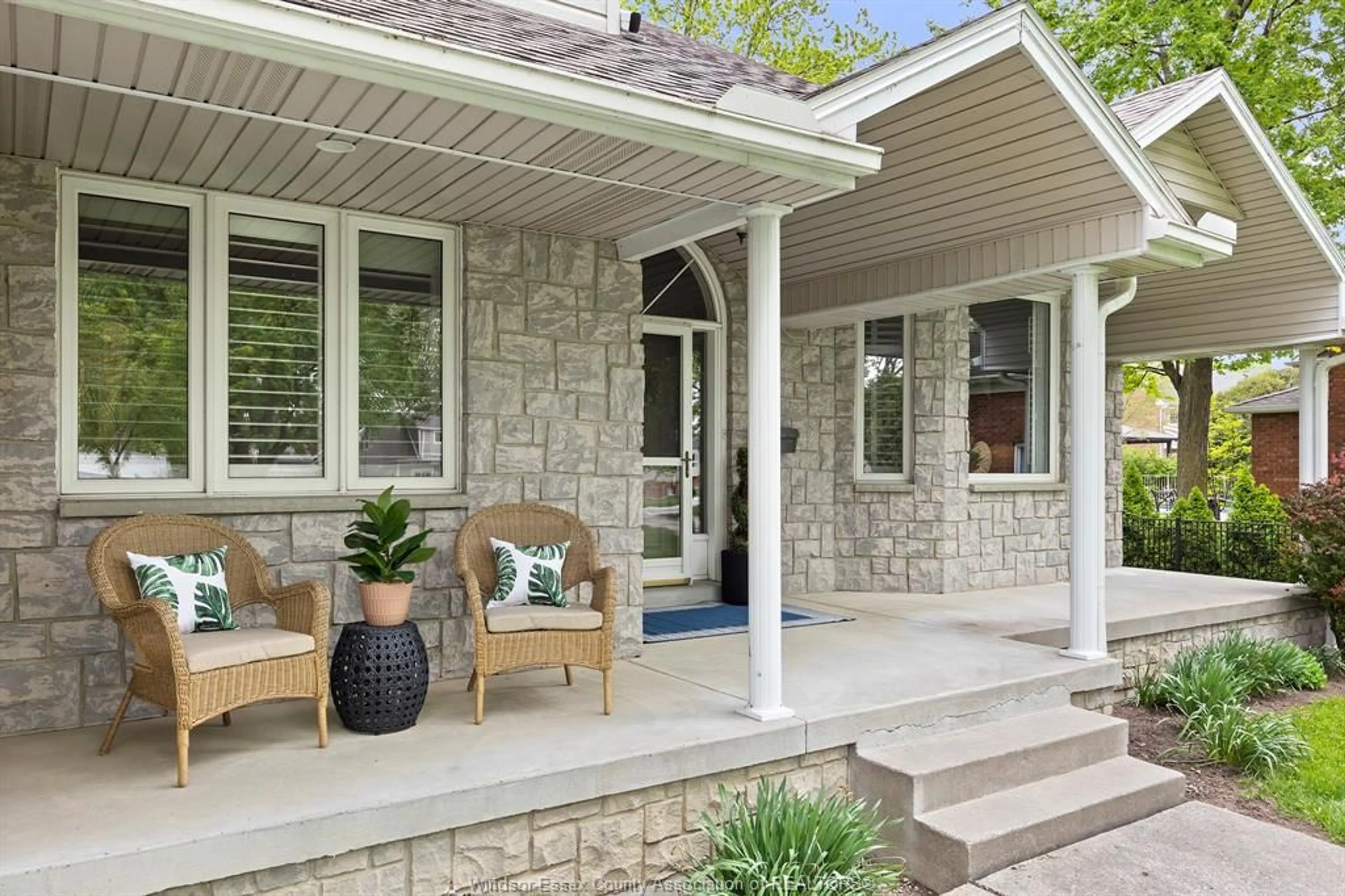 Unknown for 552 OLD TECUMSEH Rd, Lakeshore Ontario N0R 1A0