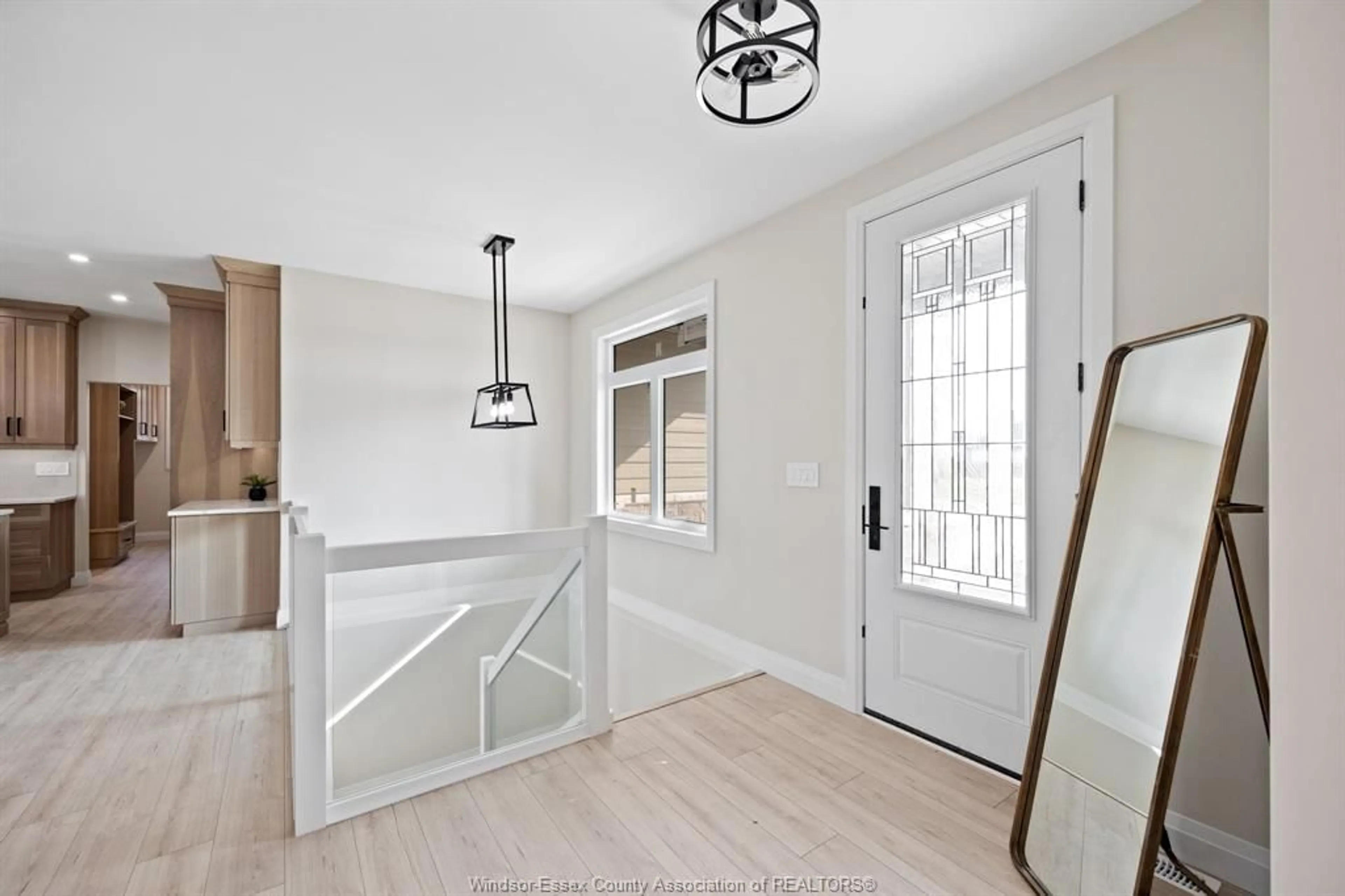 Indoor entryway for 50 PAULUS, Tilbury Ontario N0P 2L0