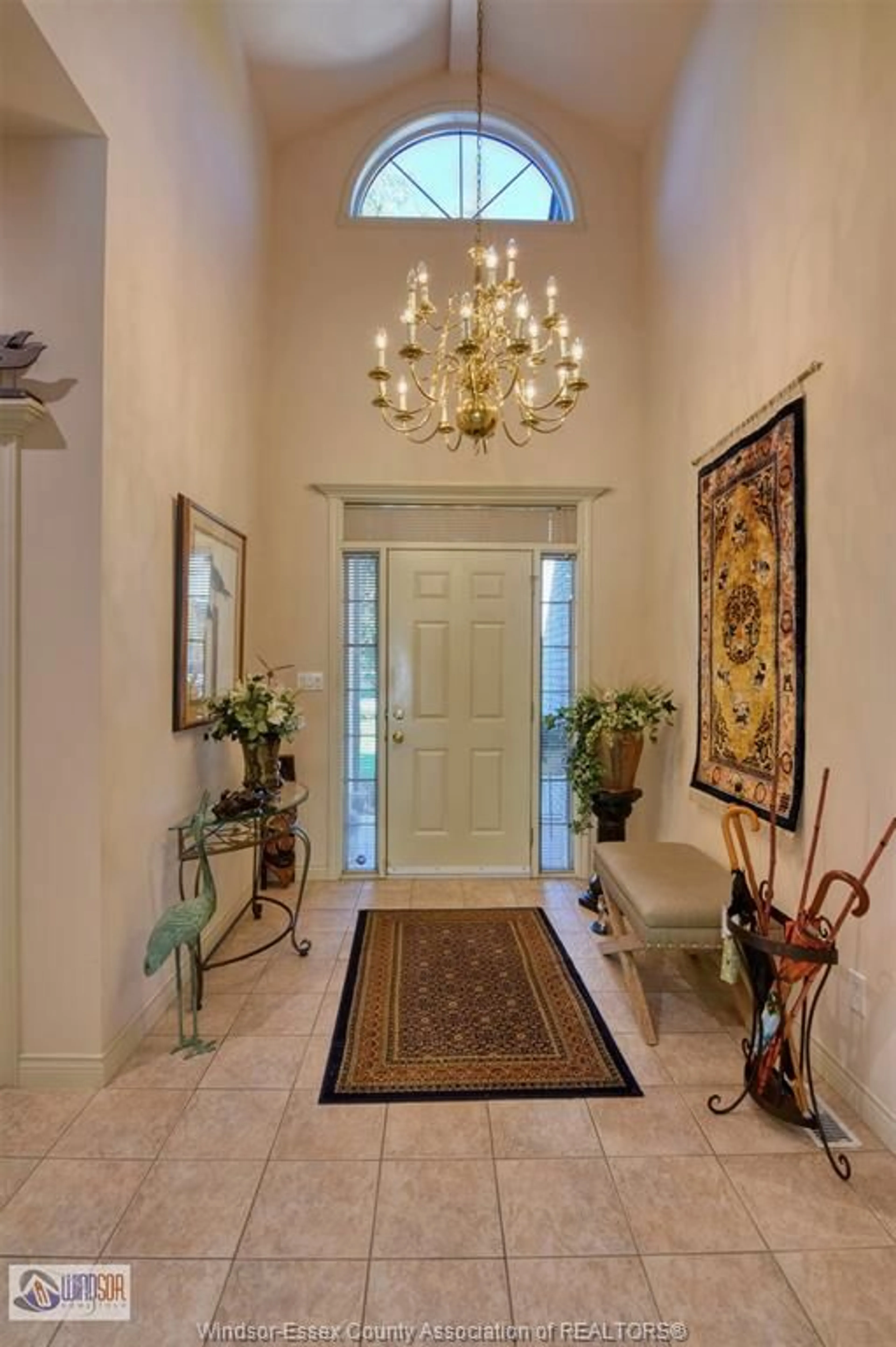 Indoor entryway for 254 SOUTHWIND, Tecumseh Ontario N8N 4Y5