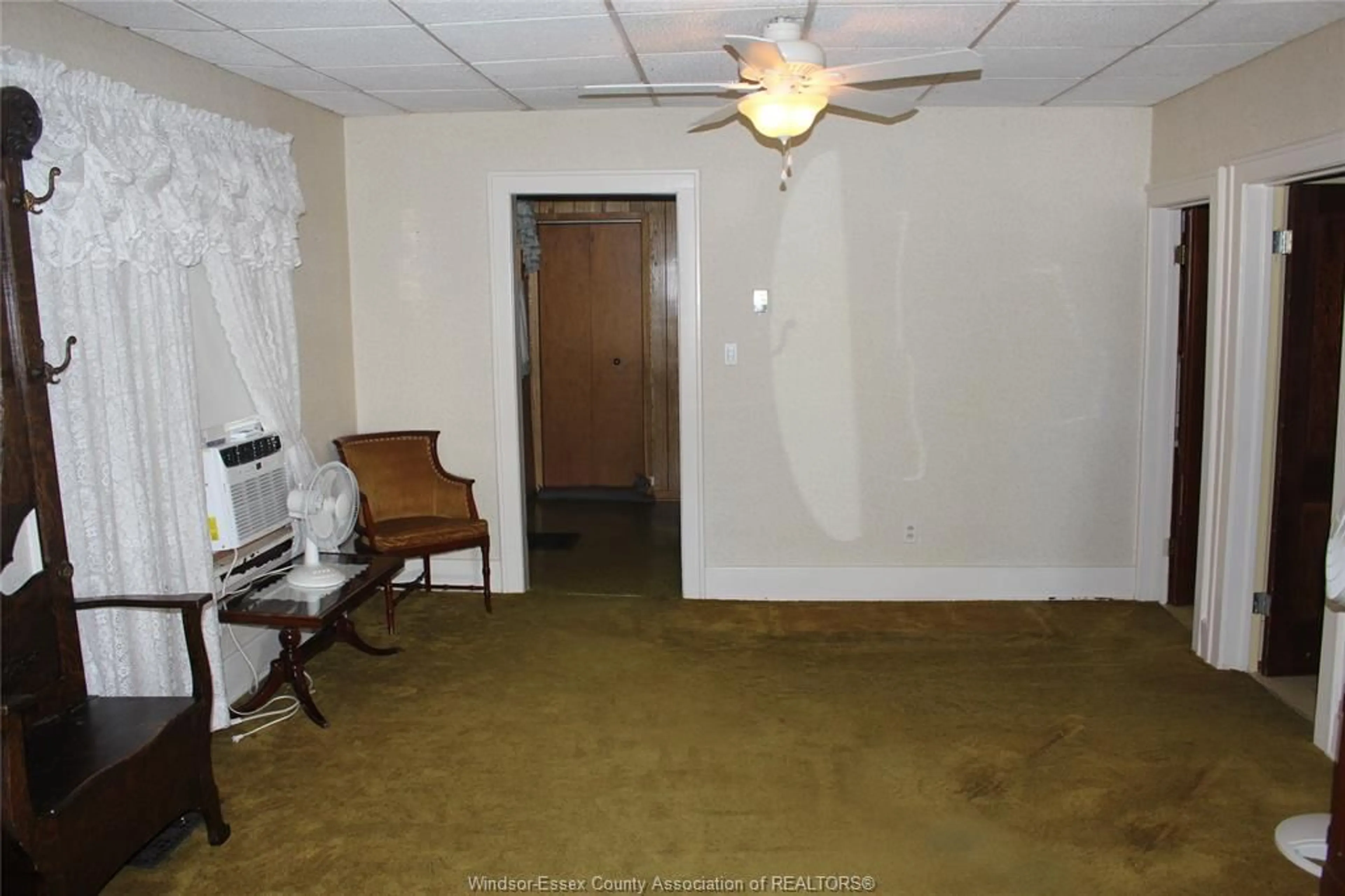 A pic of a room for 585 ALLENDALE, Windsor Ontario N8X 2C4