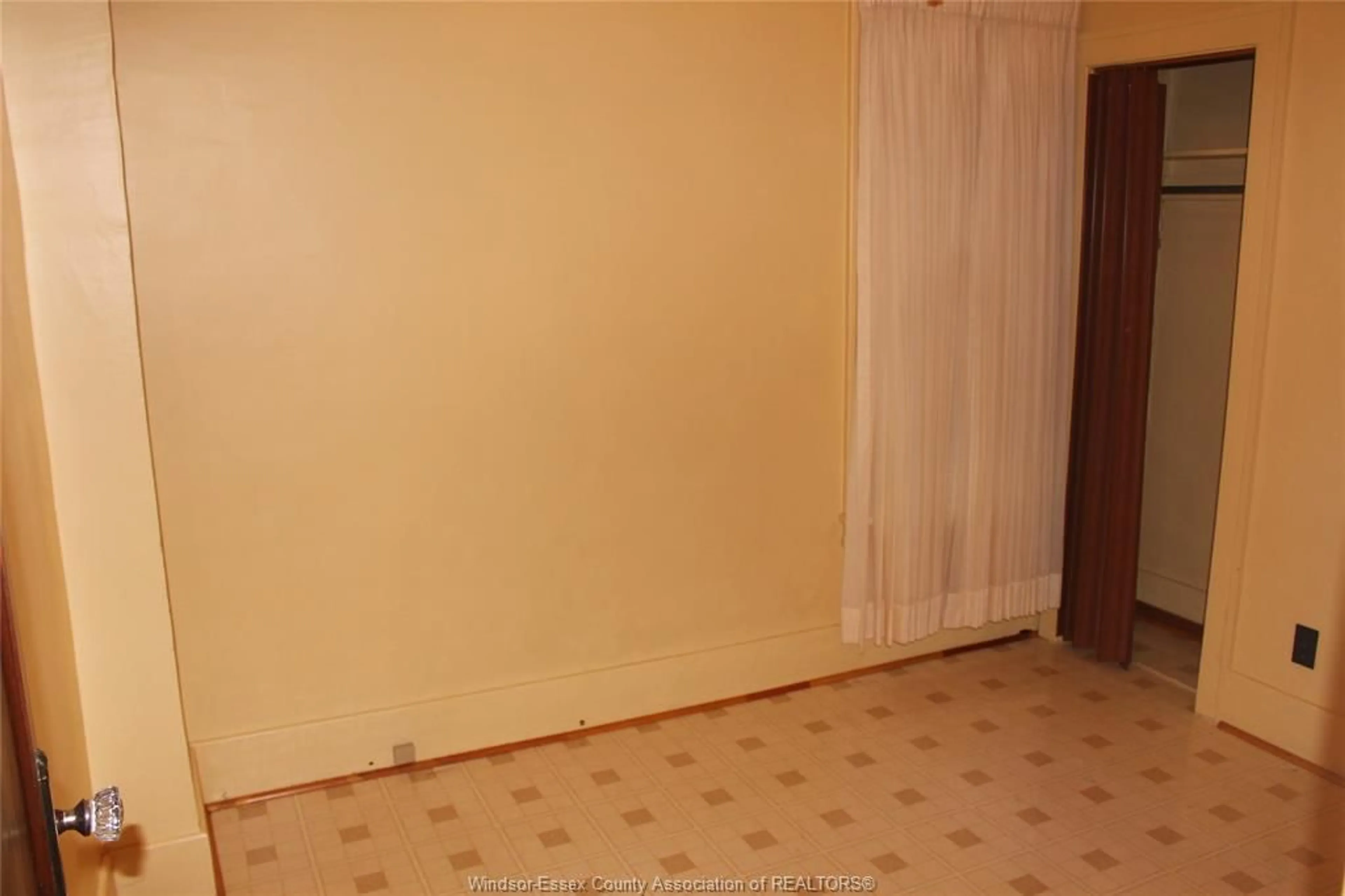 A pic of a room for 585 ALLENDALE, Windsor Ontario N8X 2C4