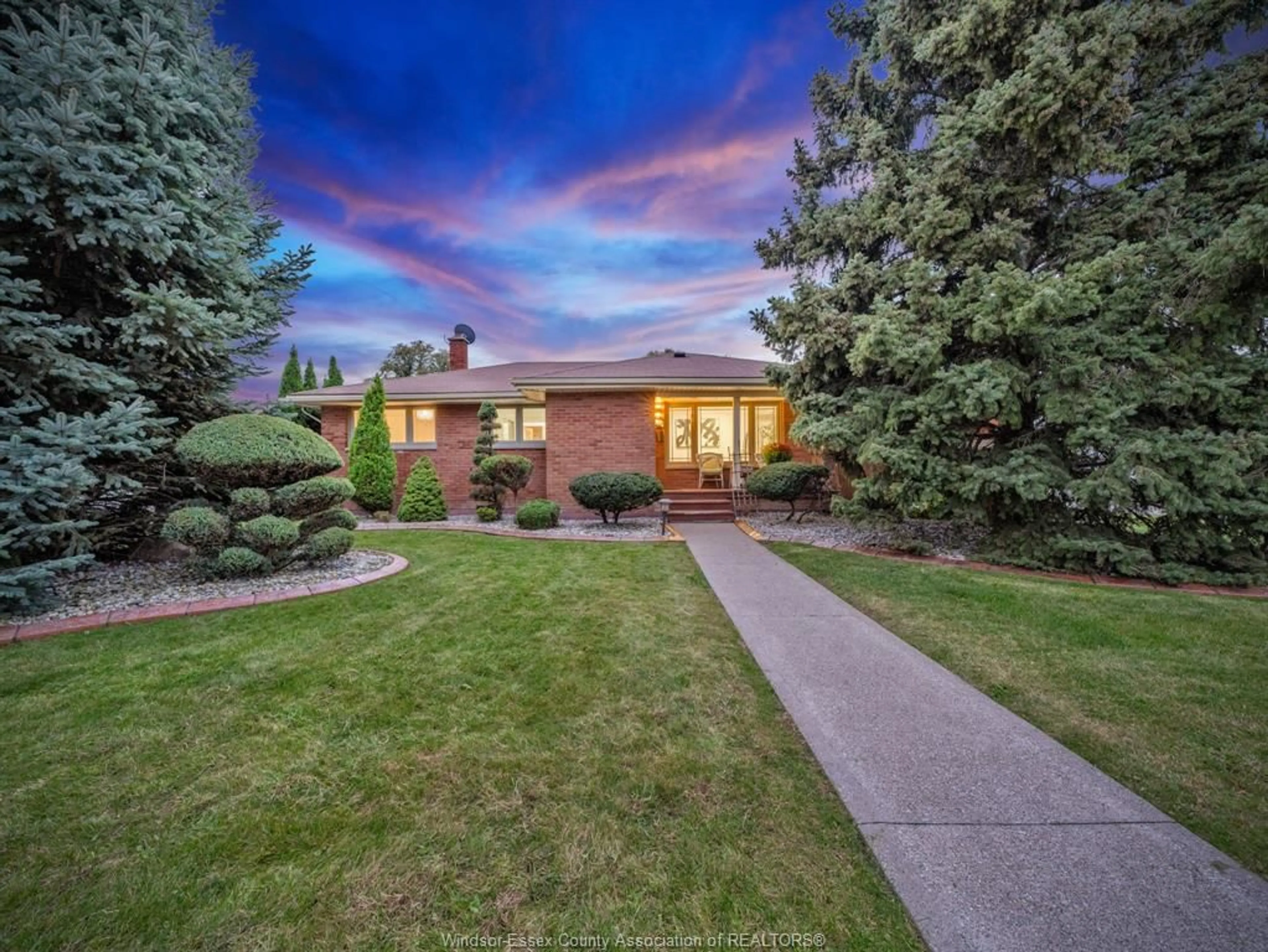 Home with brick exterior material, street for 1007 RIVERDALE Ave, Windsor Ontario N8S 4C5