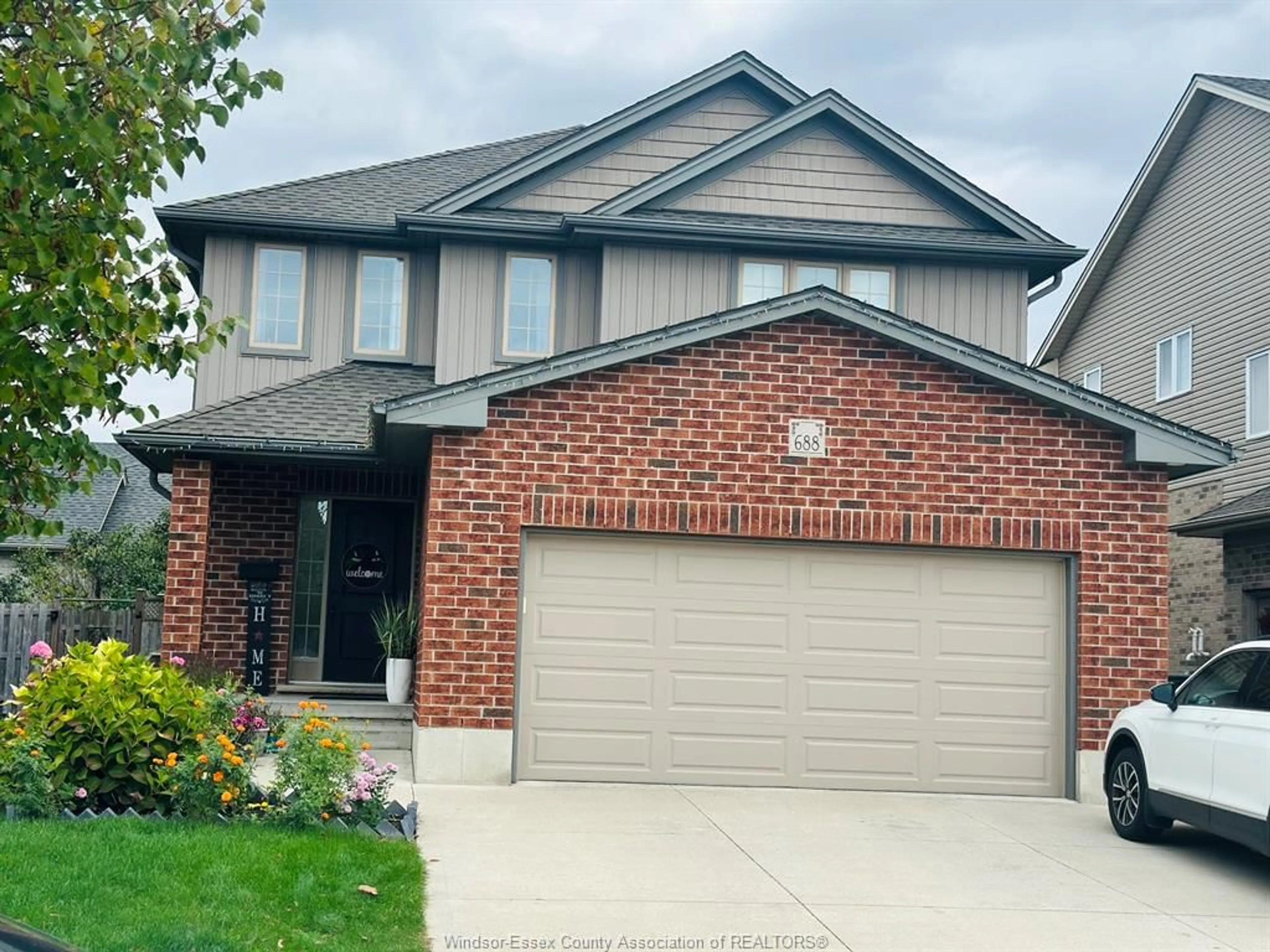Home with brick exterior material, street for 688 HALIFAX Rd, Woodstock Ontario N4T 0G1