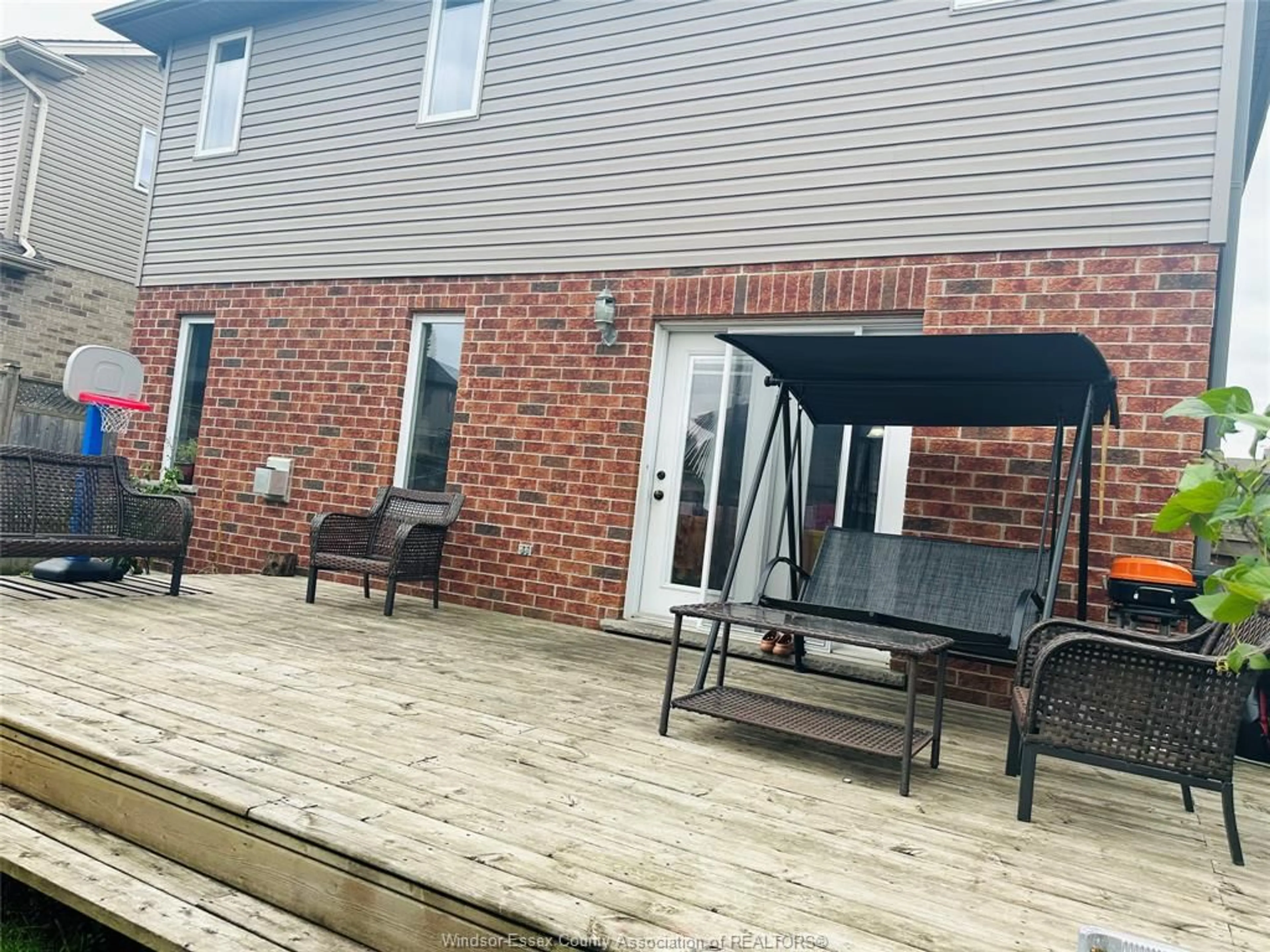 Patio, unknown for 688 HALIFAX Rd, Woodstock Ontario N4T 0G1
