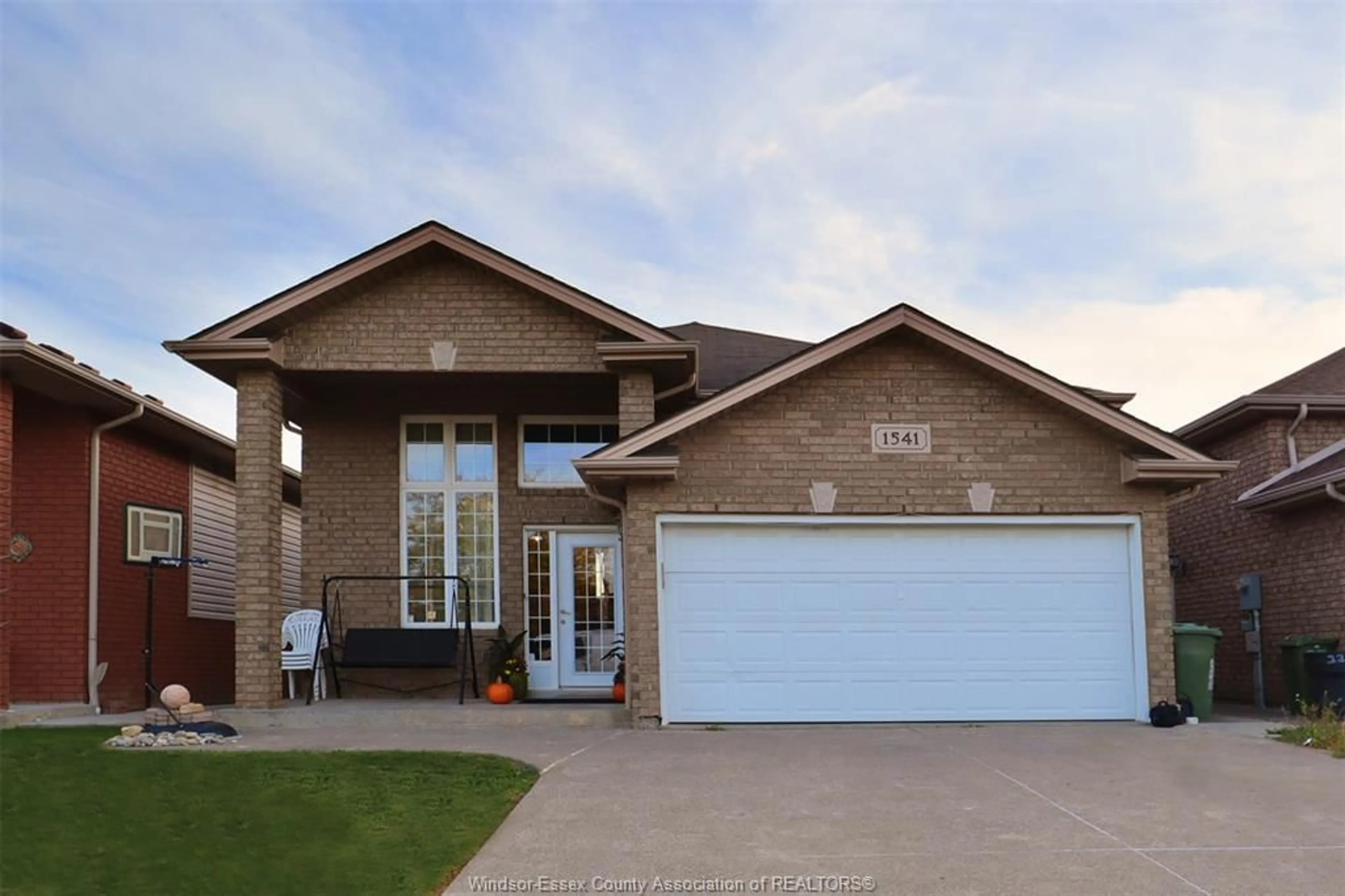 Home with brick exterior material, street for 1541 MERIDIAN St, Windsor Ontario N9G 3E5