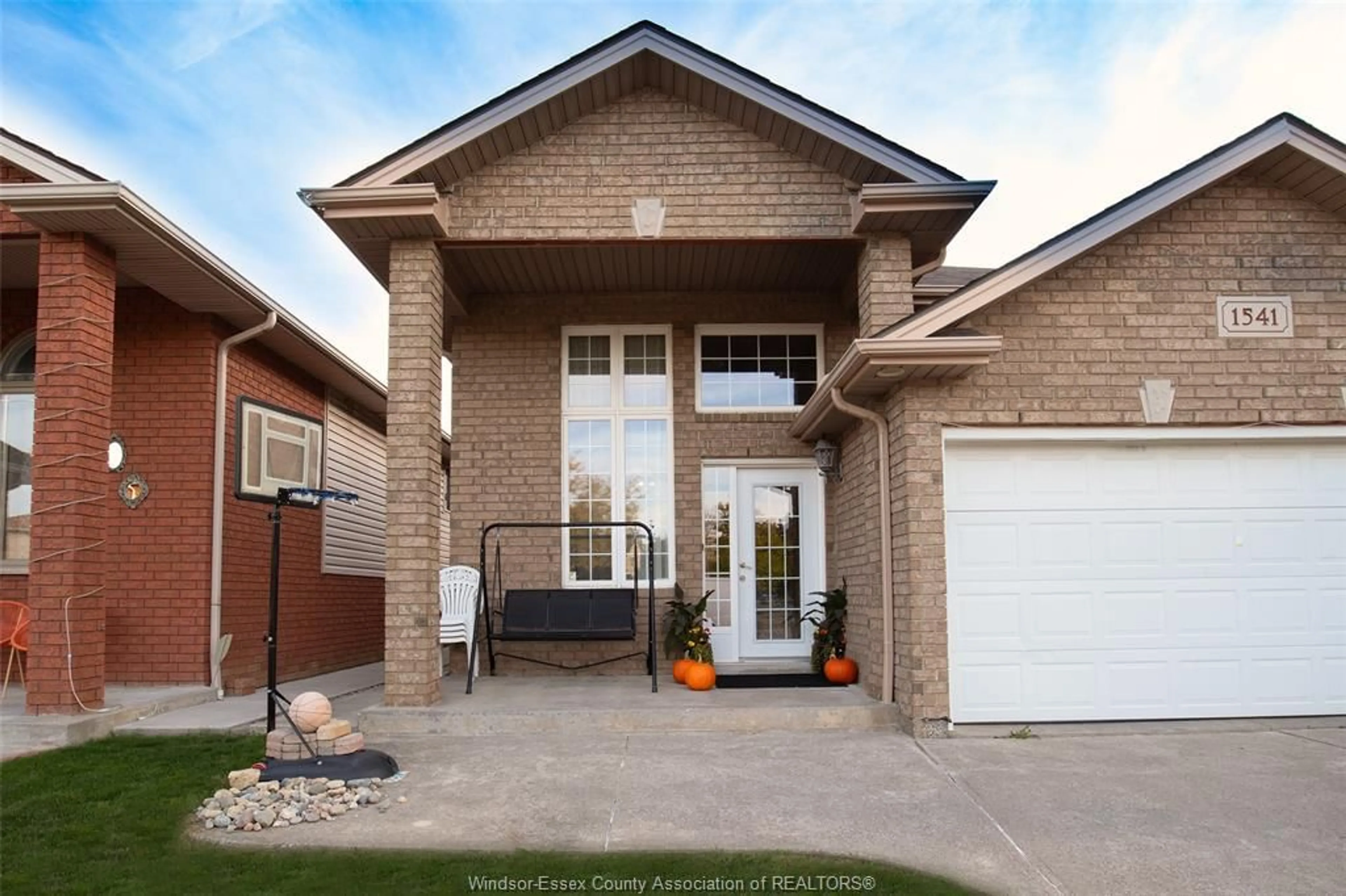 Home with brick exterior material, street for 1541 MERIDIAN St, Windsor Ontario N9G 3E5