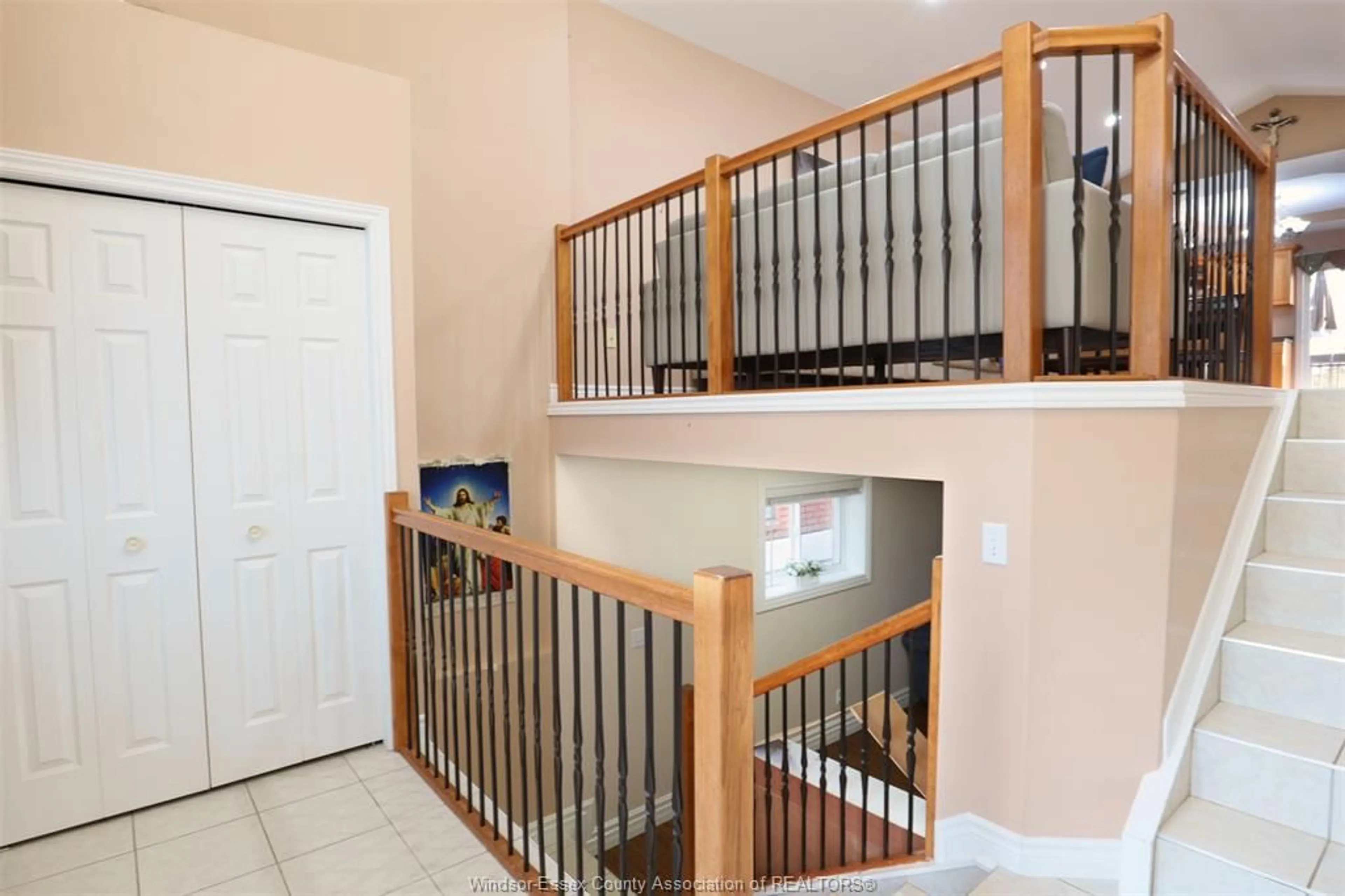 Unknown for 1541 MERIDIAN St, Windsor Ontario N9G 3E5