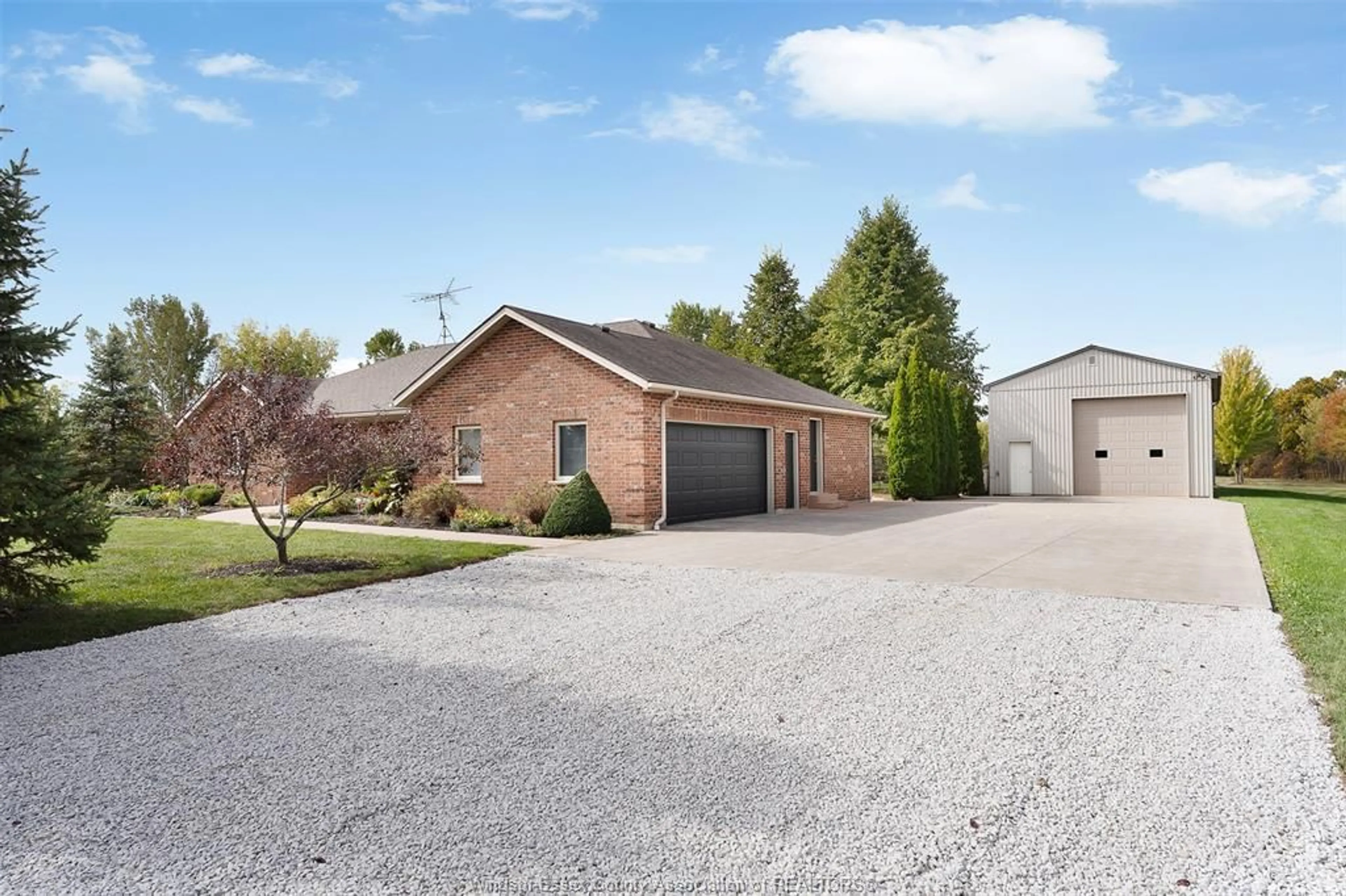 A pic from outside/outdoor area/front of a property/back of a property/a pic from drone, street for 5310 CONCESSION 5 N, Amherstburg Ontario N9V 0C8