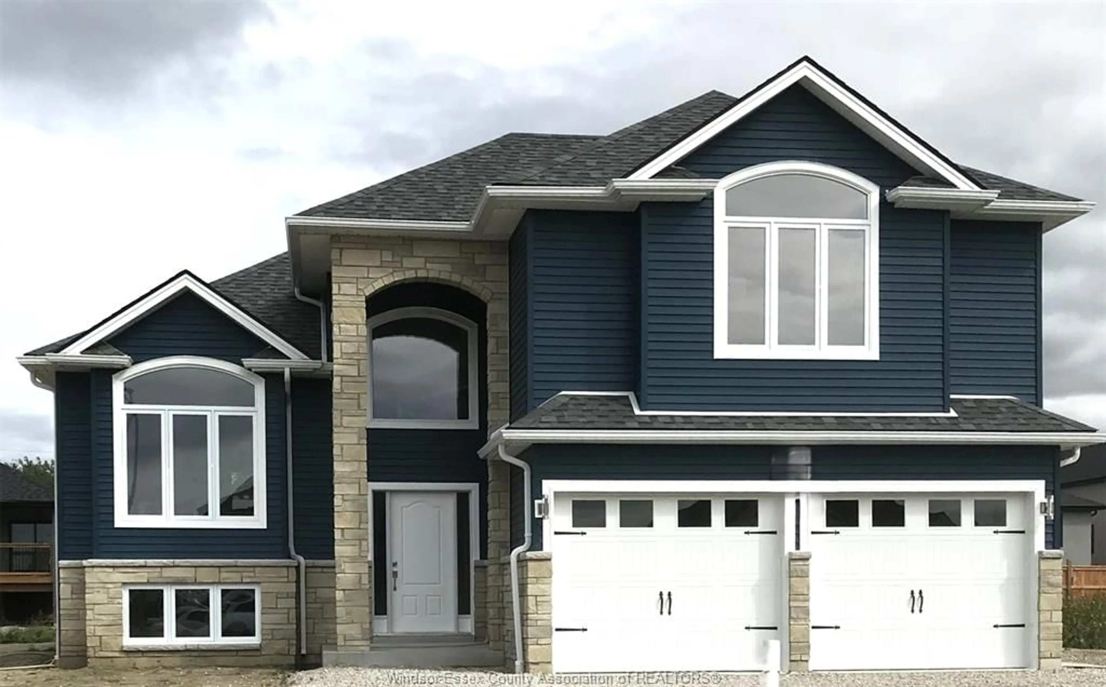 Home with vinyl exterior material, street for 103 FENCELINE, Chatham Ontario N7M 0V9